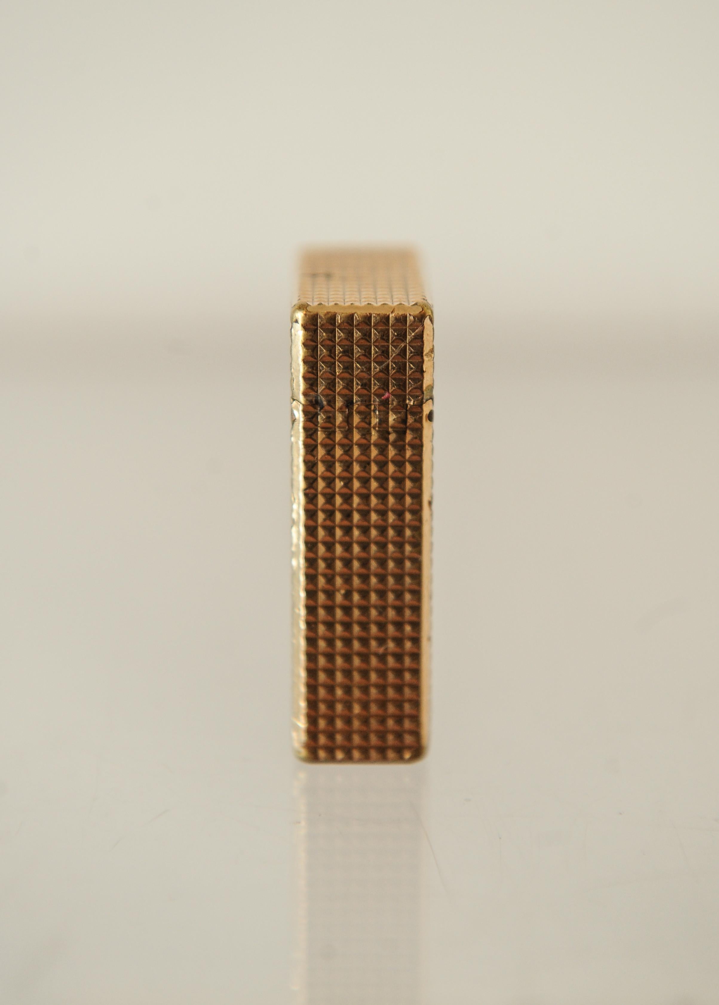 Vintage 1965 ST Dupont Paris Gold-Plated Lighter in Original Box In Good Condition For Sale In High Wycombe, Buckinghamshire
