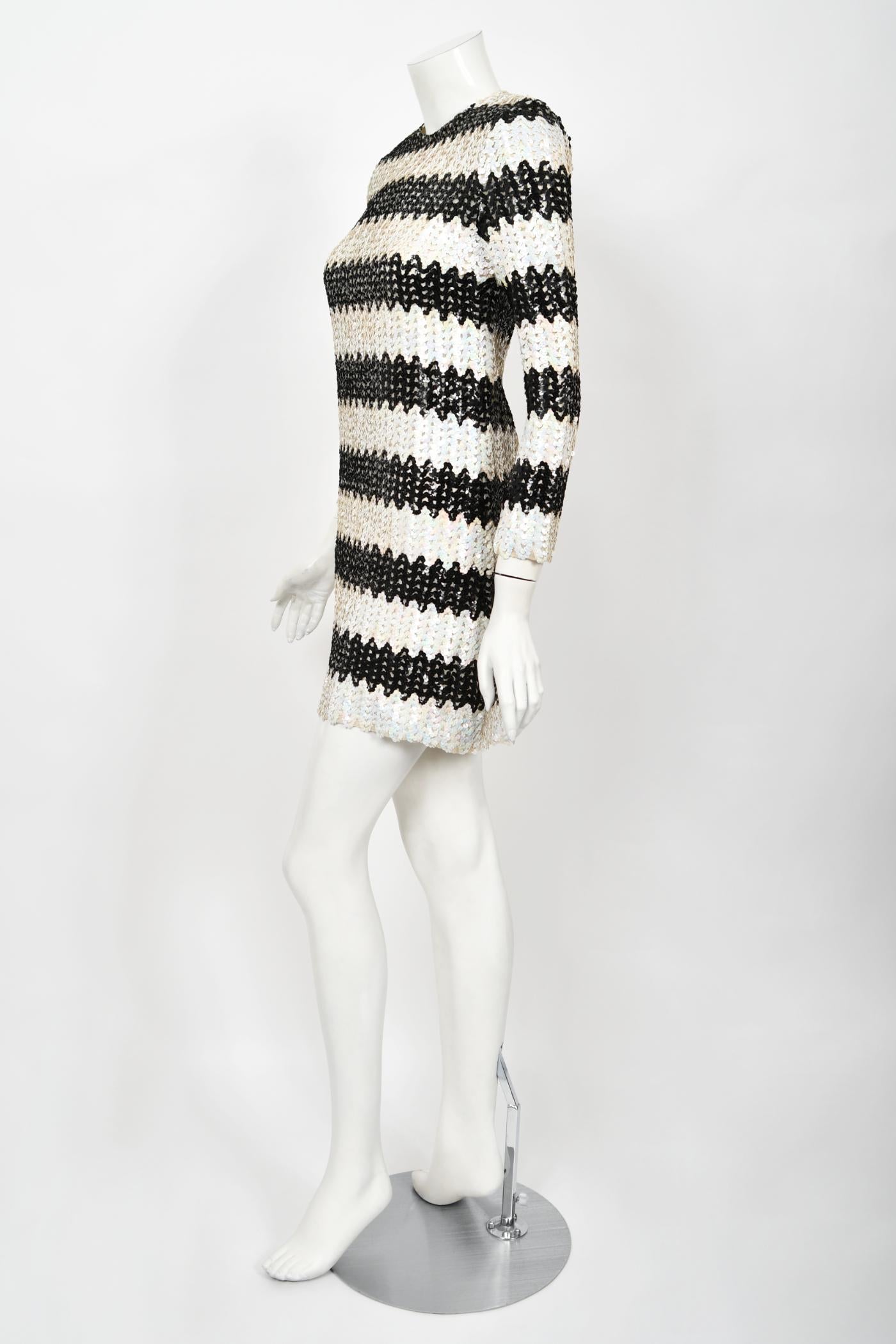 Vintage 1966 Betsey Johnson für Paraphernalia Dokumentierte Pailletten Mod Mini Kleid im Angebot 9
