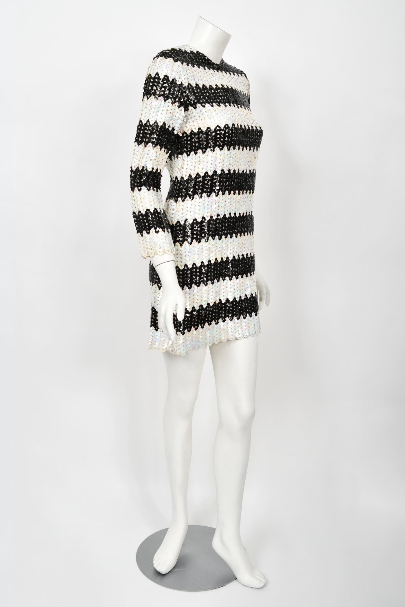 Vintage 1966 Betsey Johnson für Paraphernalia Dokumentierte Pailletten Mod Mini Kleid im Angebot 5
