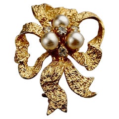 Retro 1966 CHRISTIAN DIOR French Ribbon Pearl Rhinestone Brooch