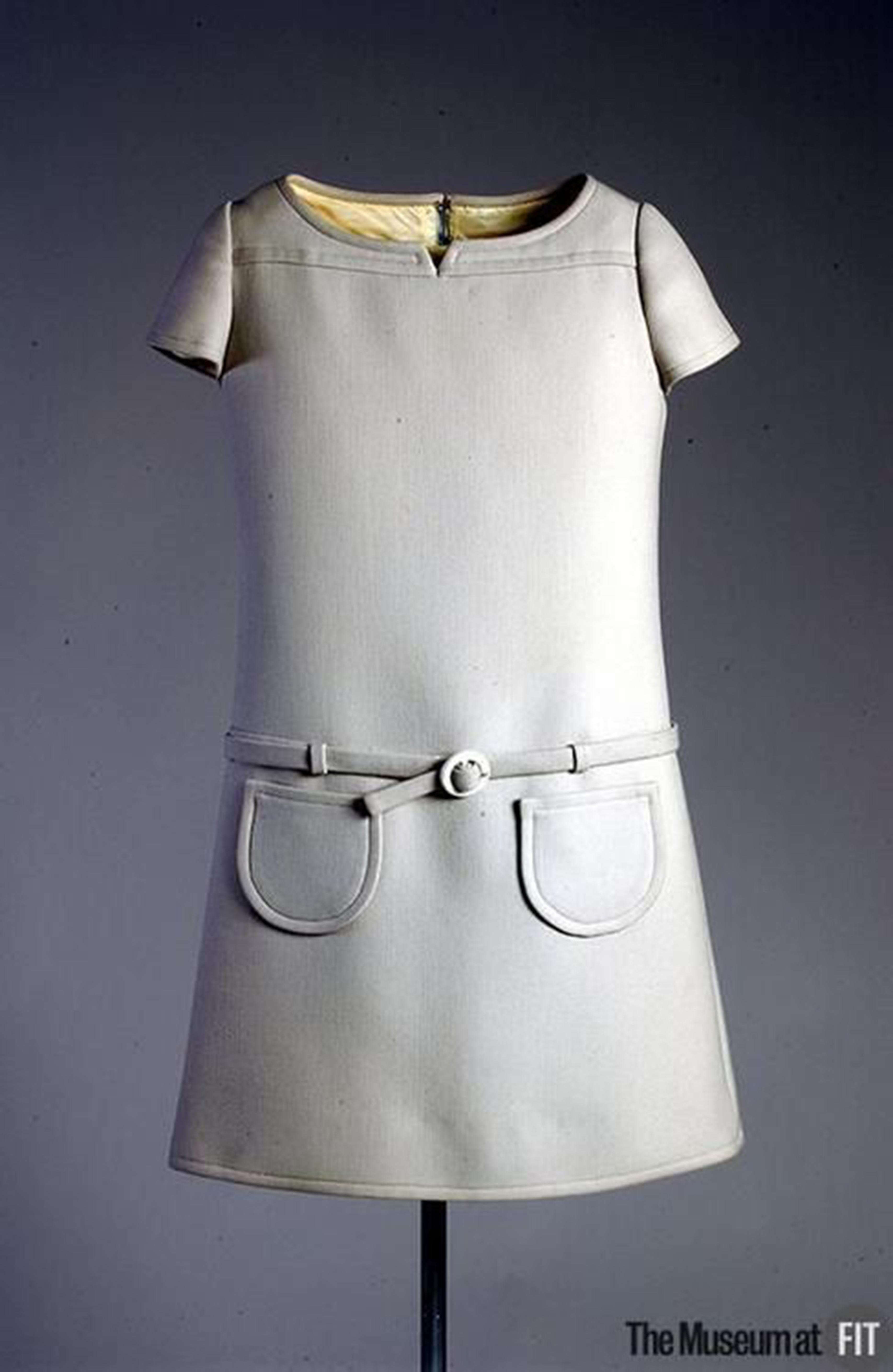 Vintage 1968 André Courrèges Paris Couture Yellow Wool Belt Space-Age Mod Dress 2
