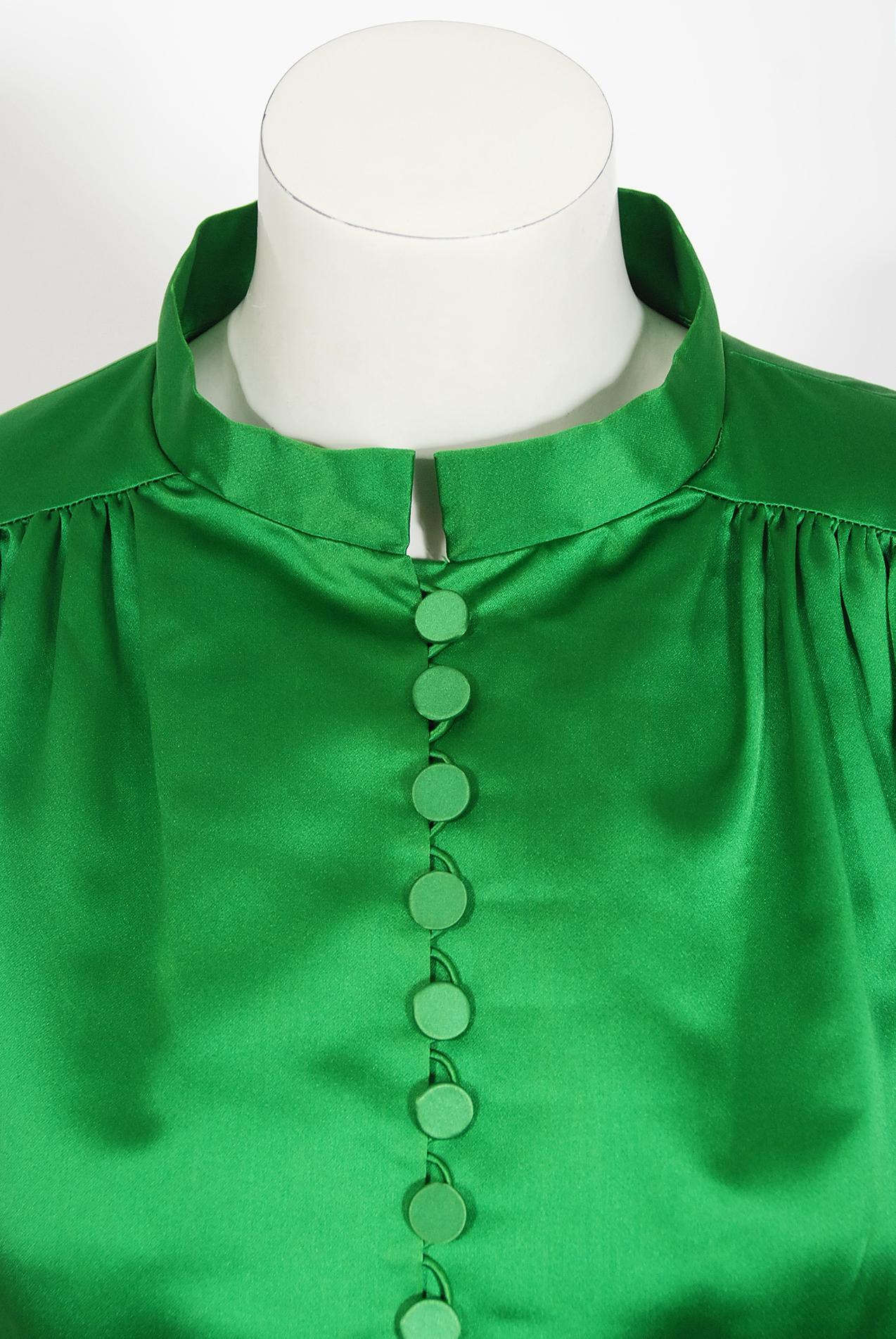 Vintage 1960s Burke-Amey Couture Black Wool Green Silk Appliqué 3-Pieces Mod Suit en vente 5