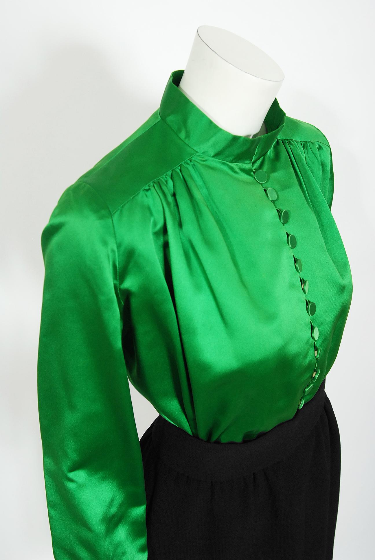 Vintage 1960s Burke Amey Couture Black Wool Green Silk Appliqué 3-Piece Mod Suit For Sale 7