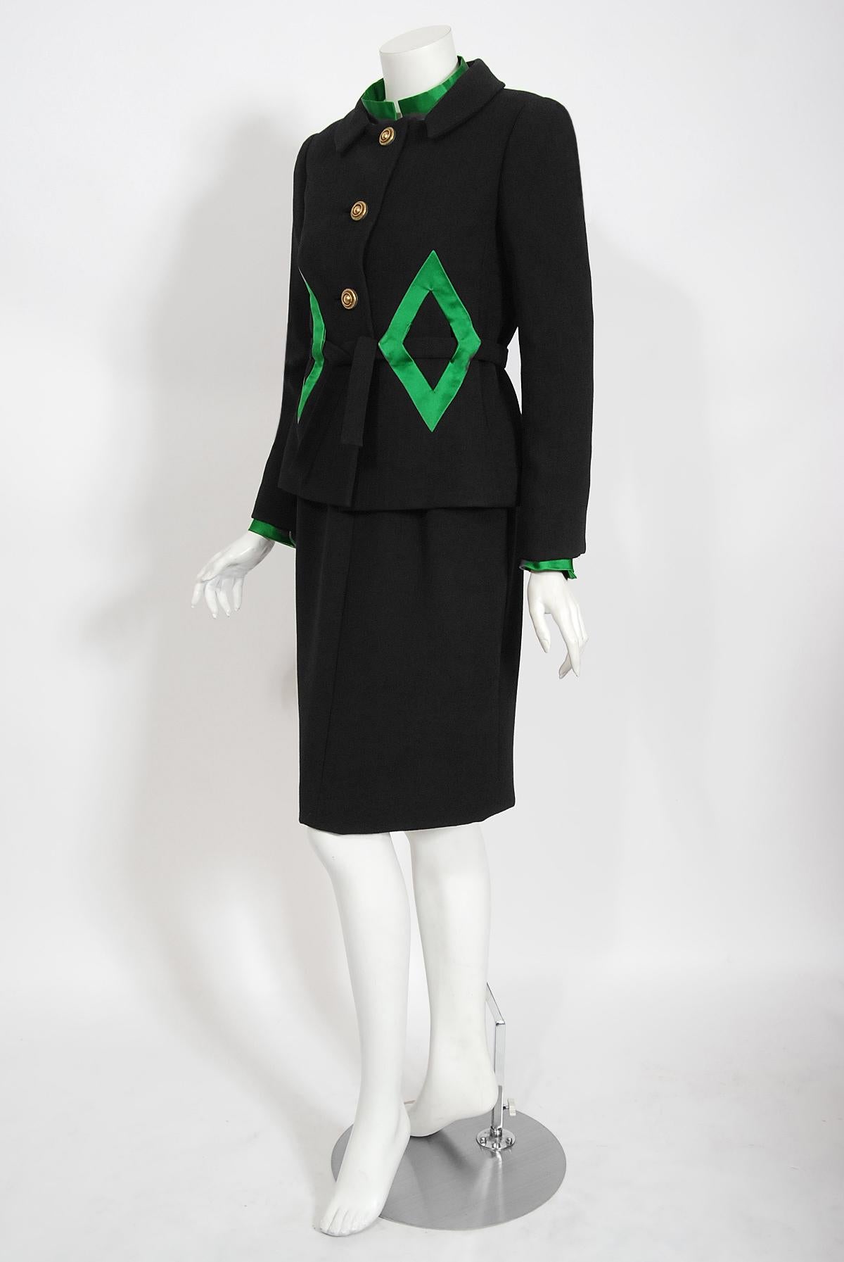 Vintage 1960s Burke Amey Couture Black Wool Green Silk Appliqué 3-Piece Mod Suit In Good Condition For Sale In Beverly Hills, CA
