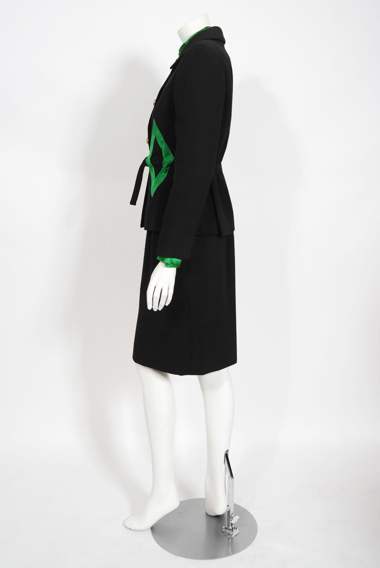 Vintage 1960s Burke-Amey Couture Black Wool Green Silk Appliqué 3-Pieces Mod Suit en vente 2