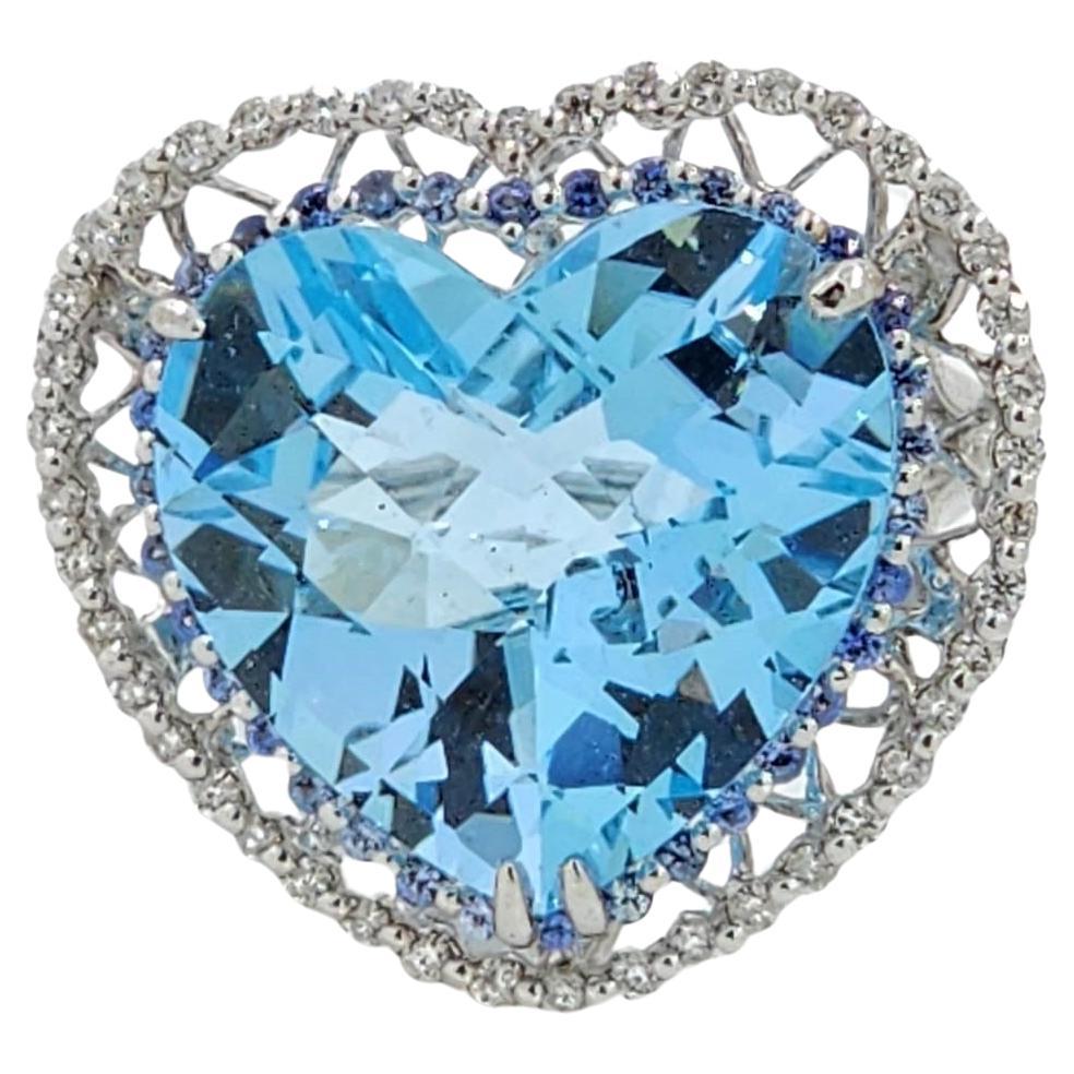  Vintage 19.68 Ct Blue Topaz Blue Sapphire Diamond Ring in 18 Karat White Gold For Sale