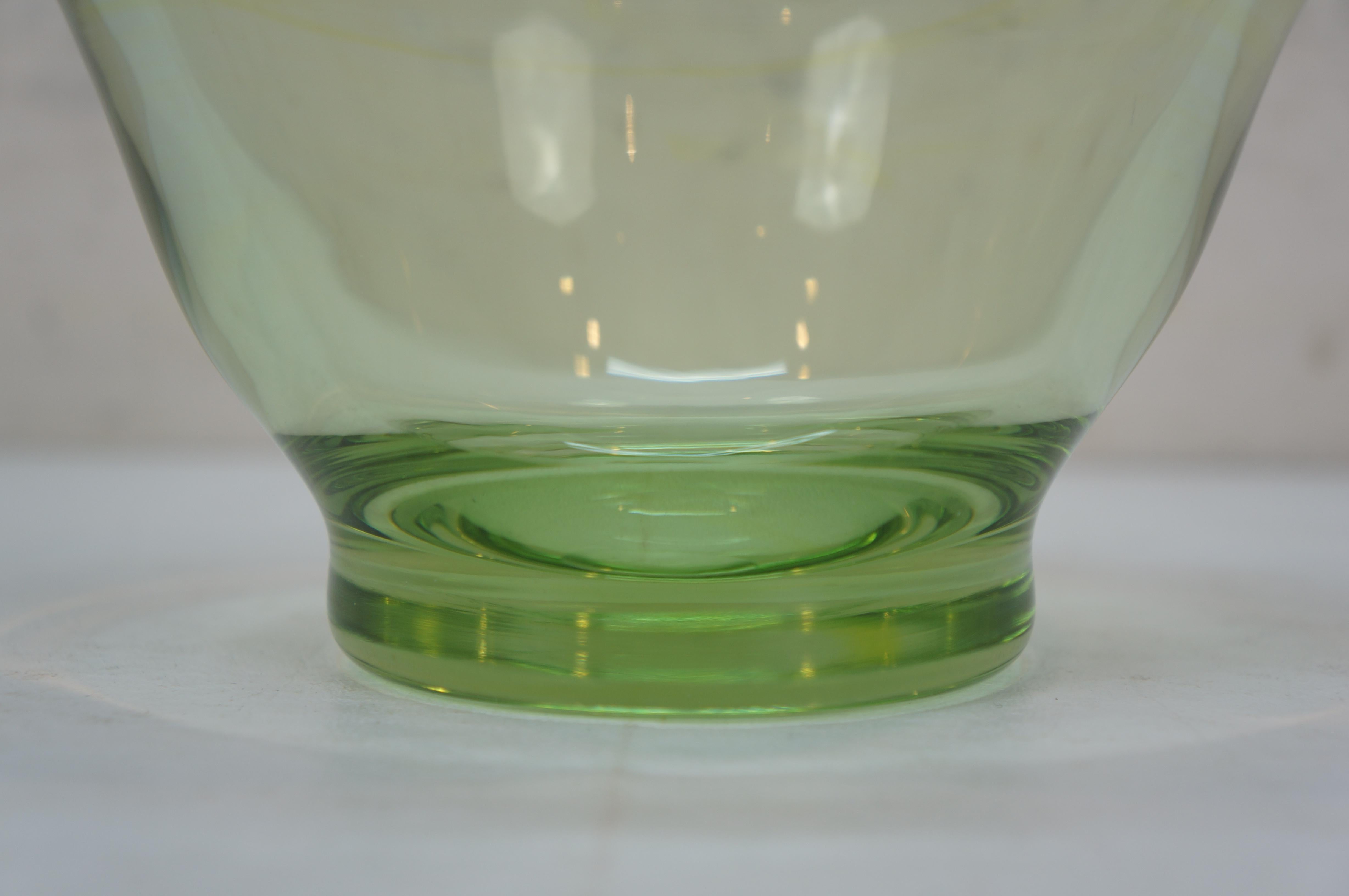 20ième siècle Vintage 1968 Dominick Labino Uranium Green Studio Art Glass Bowl Dish 7