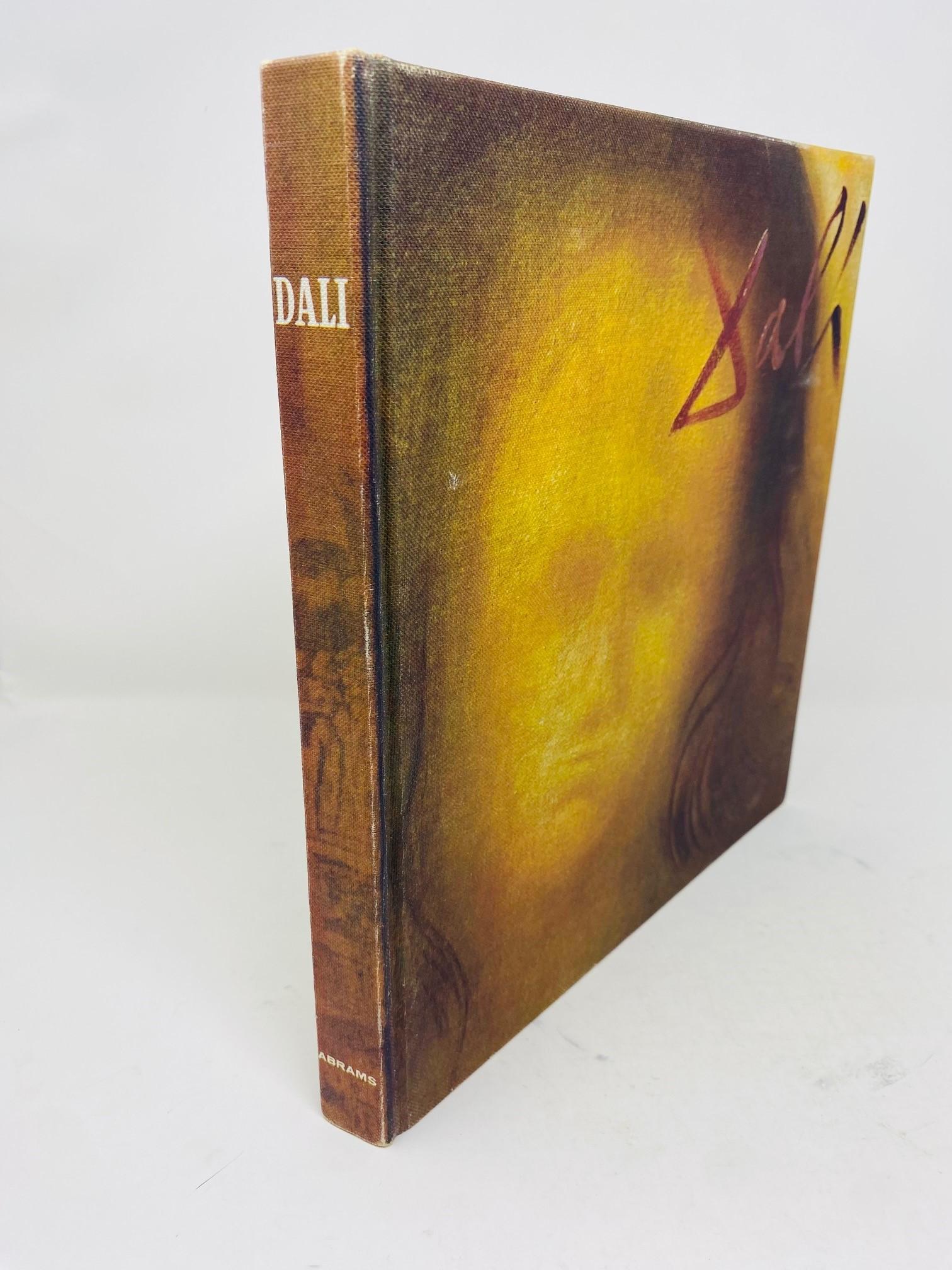 Mid-Century Modern Vintage 1968 Edition Dali de Draeger by Max Gerard Book Art Table Book For Sale