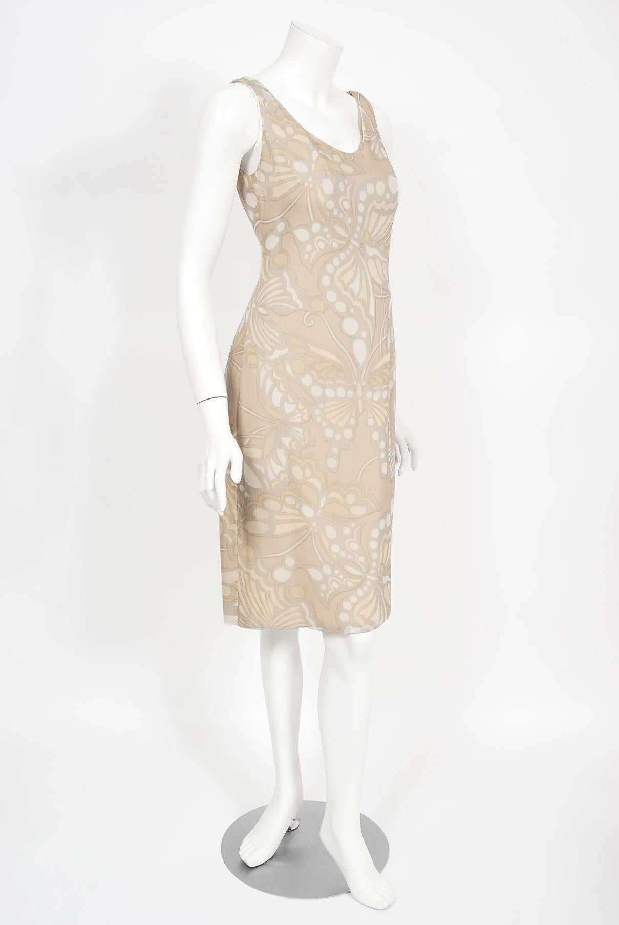 Galanos Couture - Robe droite plissée en soie transparente à imprimé papillons, couleur chair, vintage 1969 en vente 6
