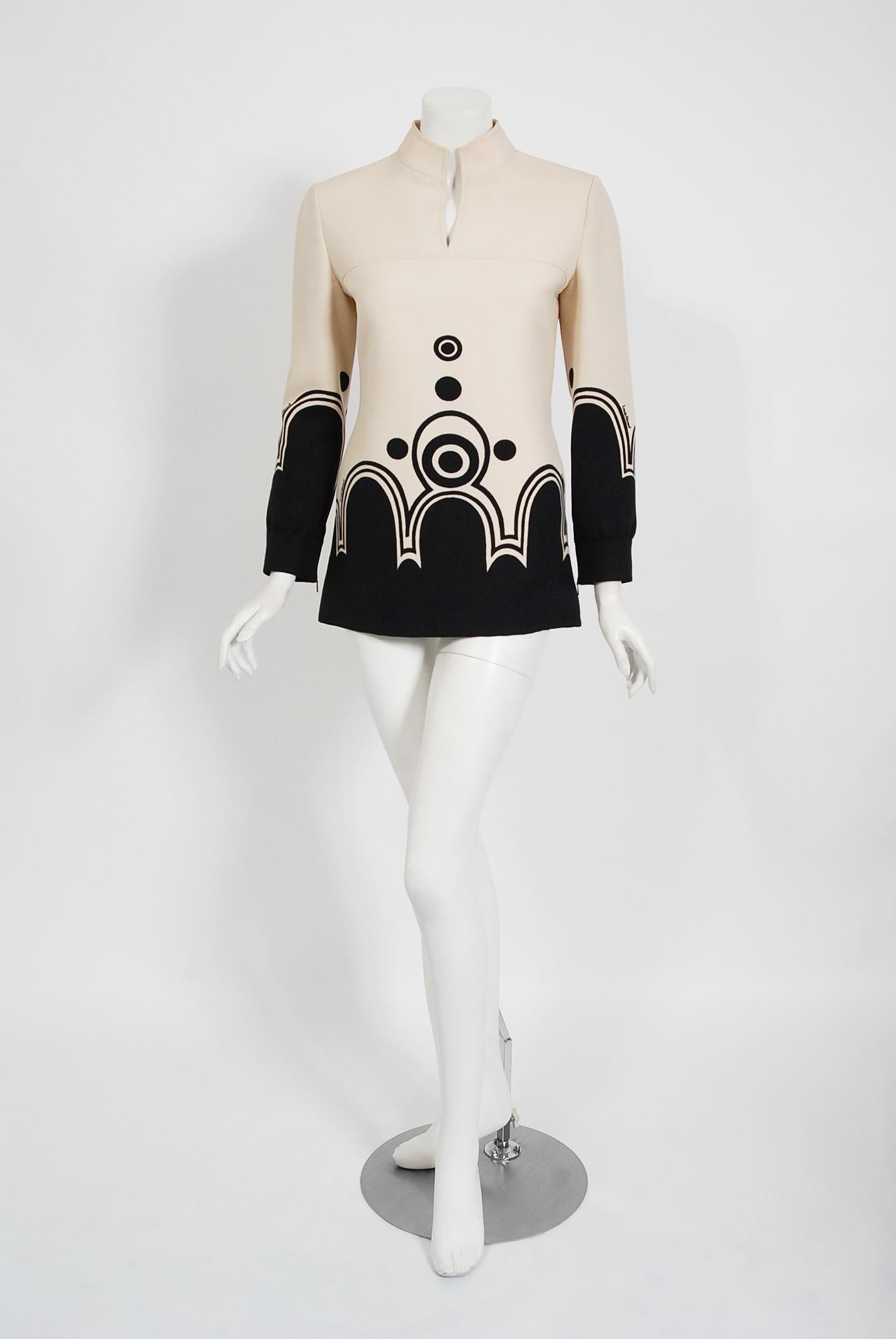 Breathtaking Louis Feraud graphic mid-weight wool crepe tunic from his 1969 iconic couture collection. Feraud's career started when he opened his first French boutique in 1955. As luck would have it, Brigitte Bardot bought one of his dresses and the
