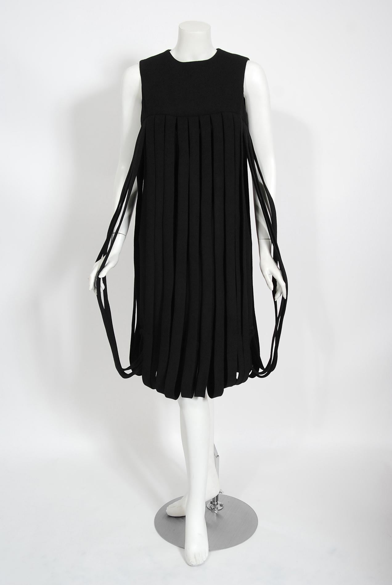 Vintage 1967 Pierre Cardin Documented Black Wool Space-Age Mod Carwash Dress In Good Condition In Beverly Hills, CA