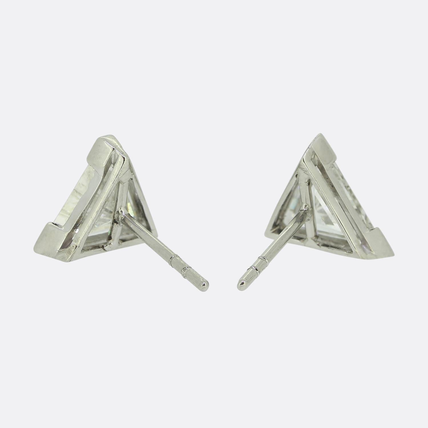 Vintage 1,97 Karat dreieckige Diamant-Ohrstecker (Trillionschliff) im Angebot