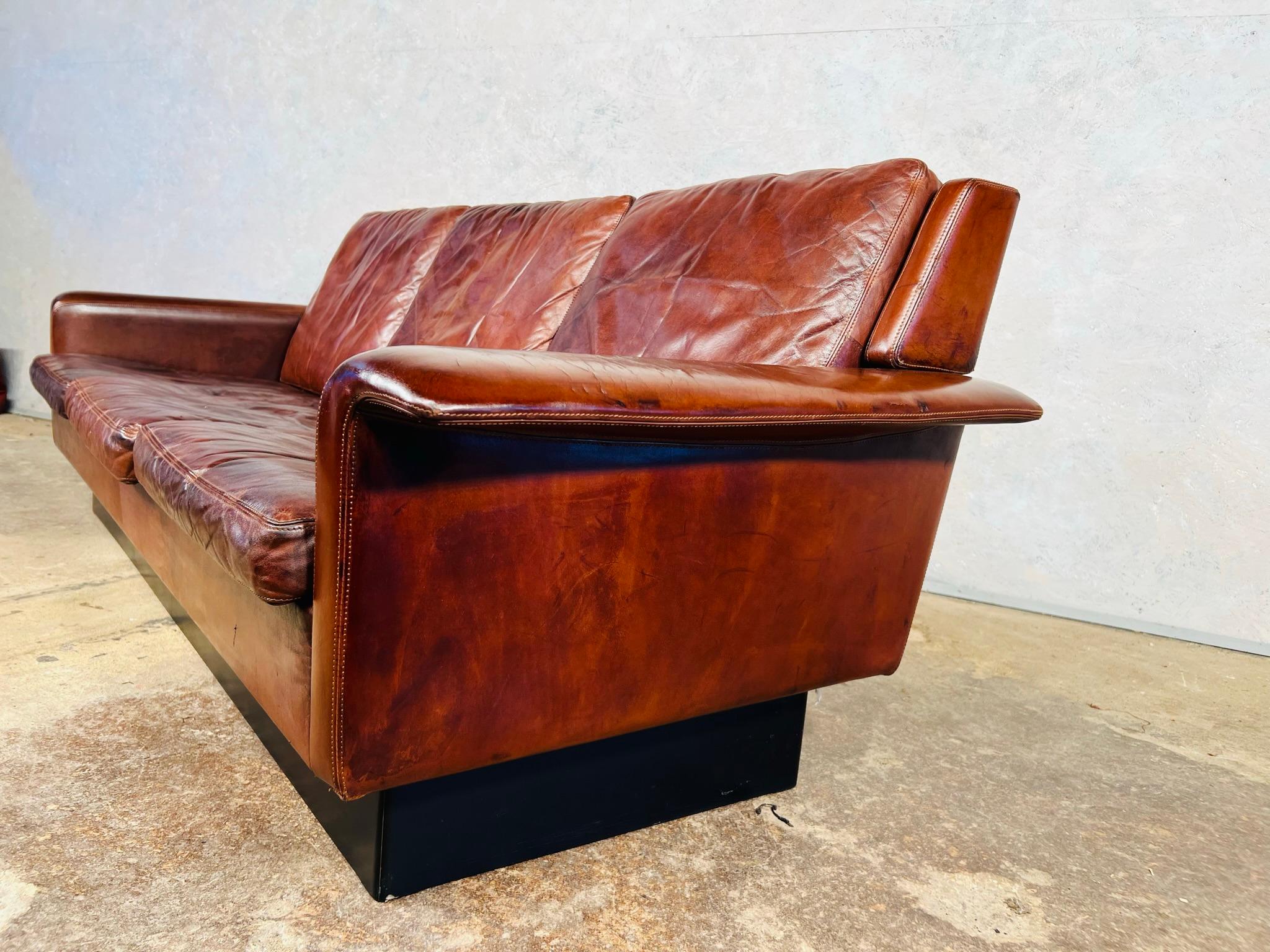 Vintage 1970 Arne Vodder Brown 3 Seater Leather Sofa For Fritz Hansen #533 For Sale 3
