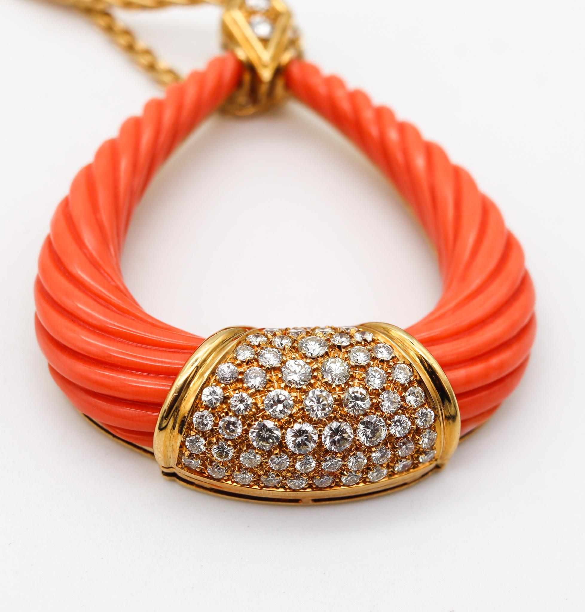 Brilliant Cut Vintage 1970 Fluted Coral Necklace Pendant in 18Kt Gold with 3.12 Ct in Diamonds