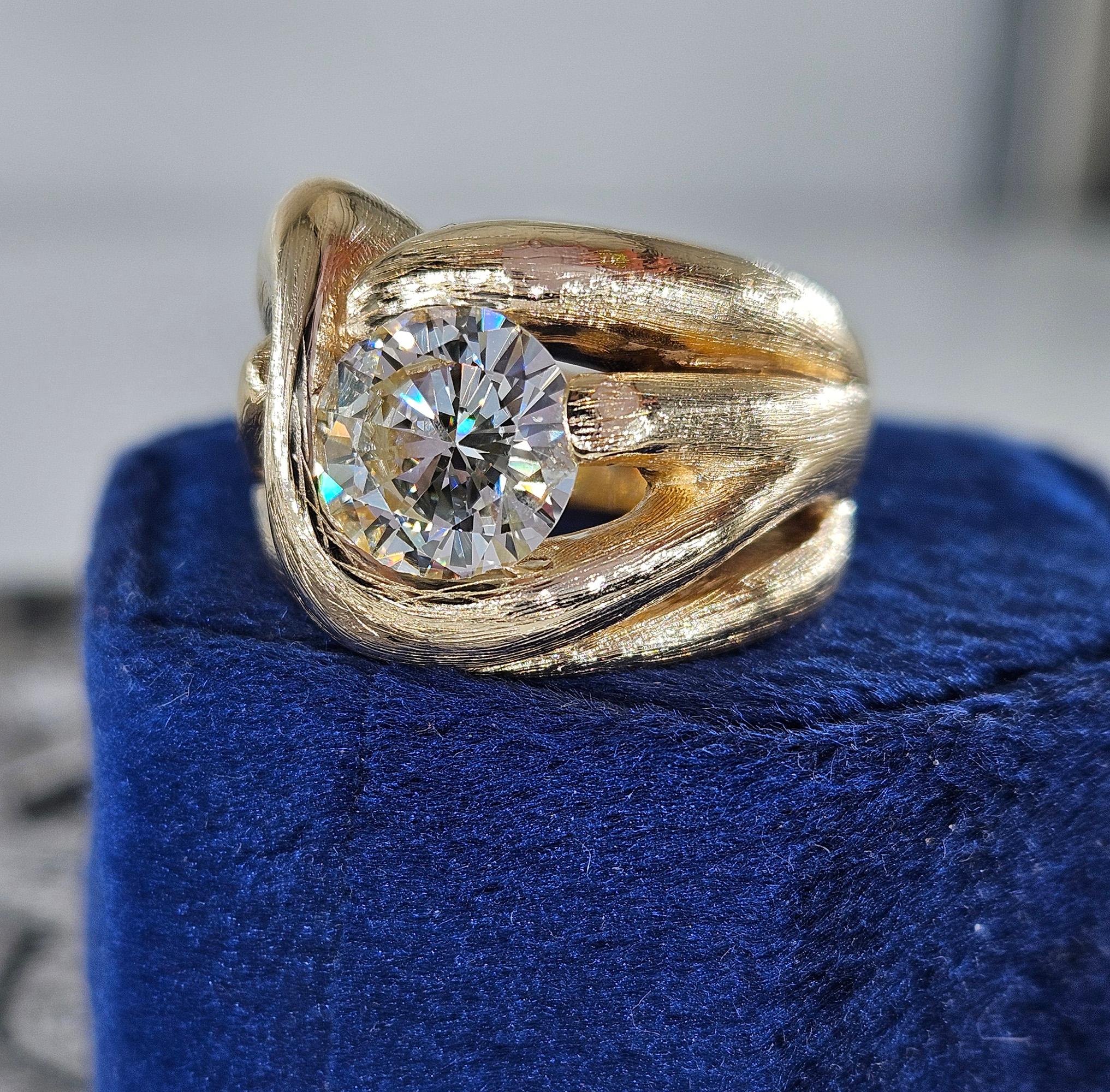 Vintage  1970 GIA 2.18ct Natural ROUND Diamond 14k Yellow Gold Engagement Ring In Good Condition In New York, NY