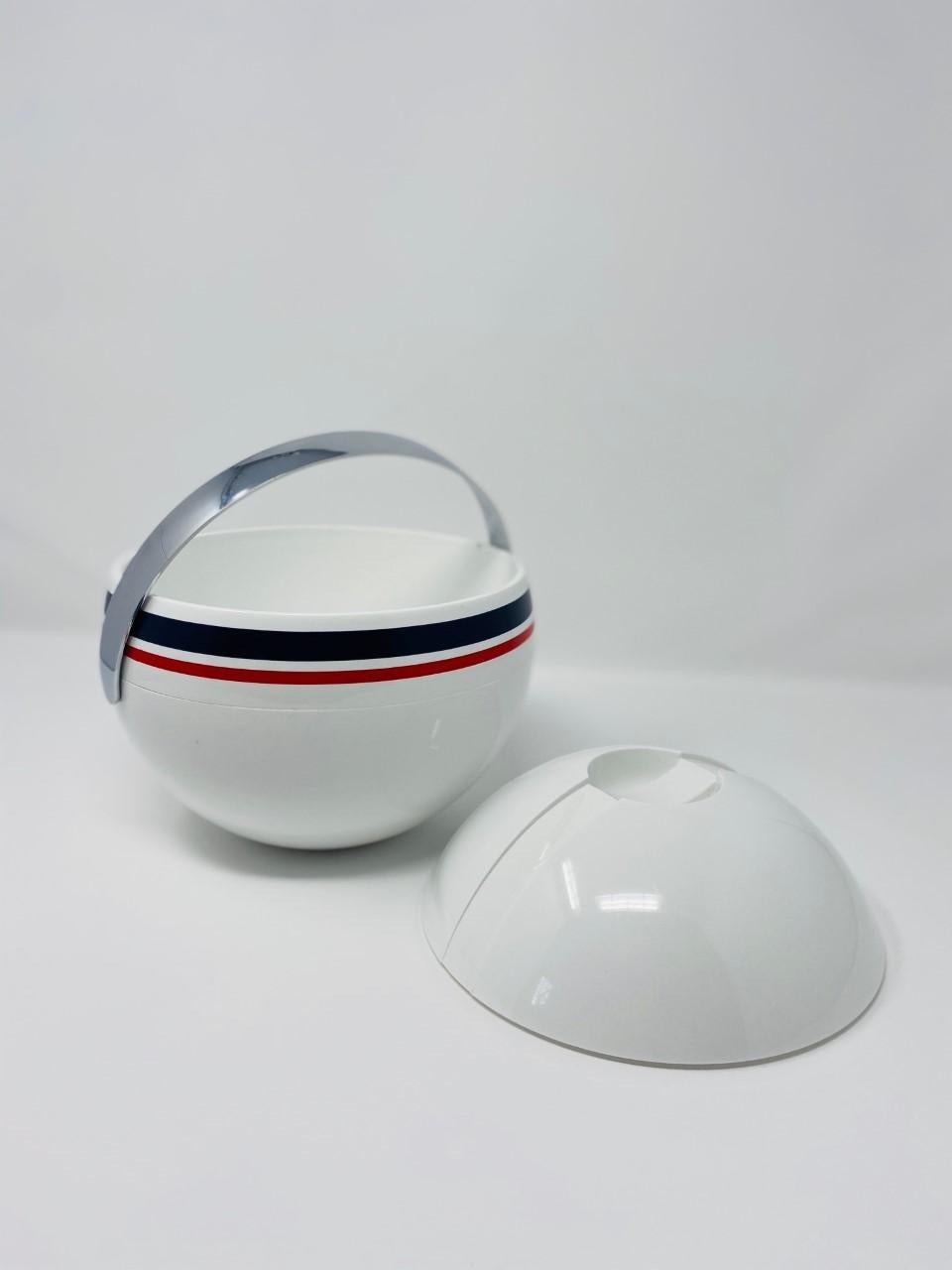 Vintage 1970 Guzzini Space Age Midcentury Ice Bucket and Bowl For Sale 3