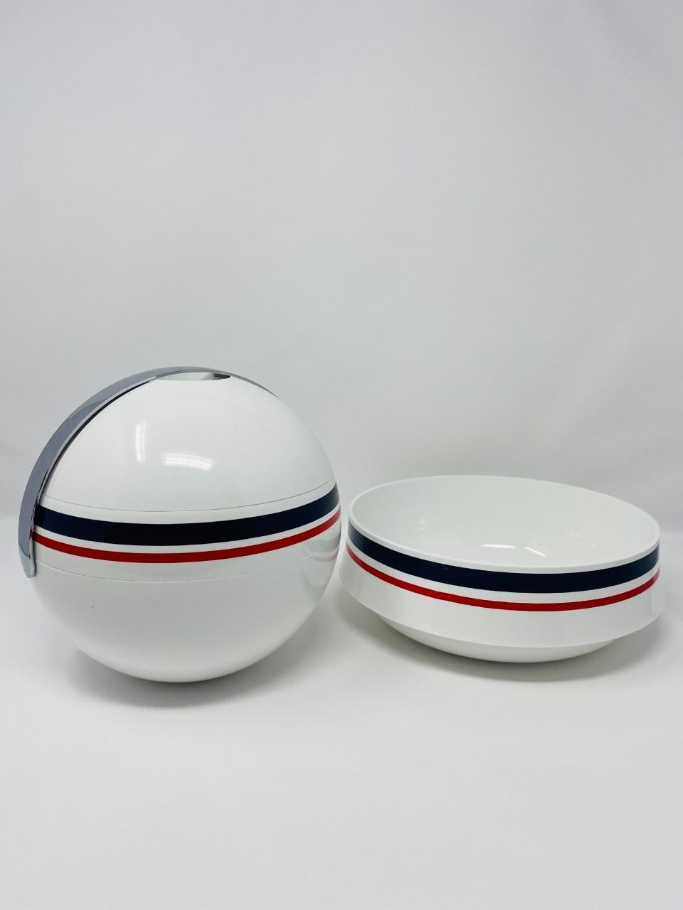 Late 20th Century Vintage 1970 Guzzini Space Age Midcentury Ice Bucket and Bowl For Sale