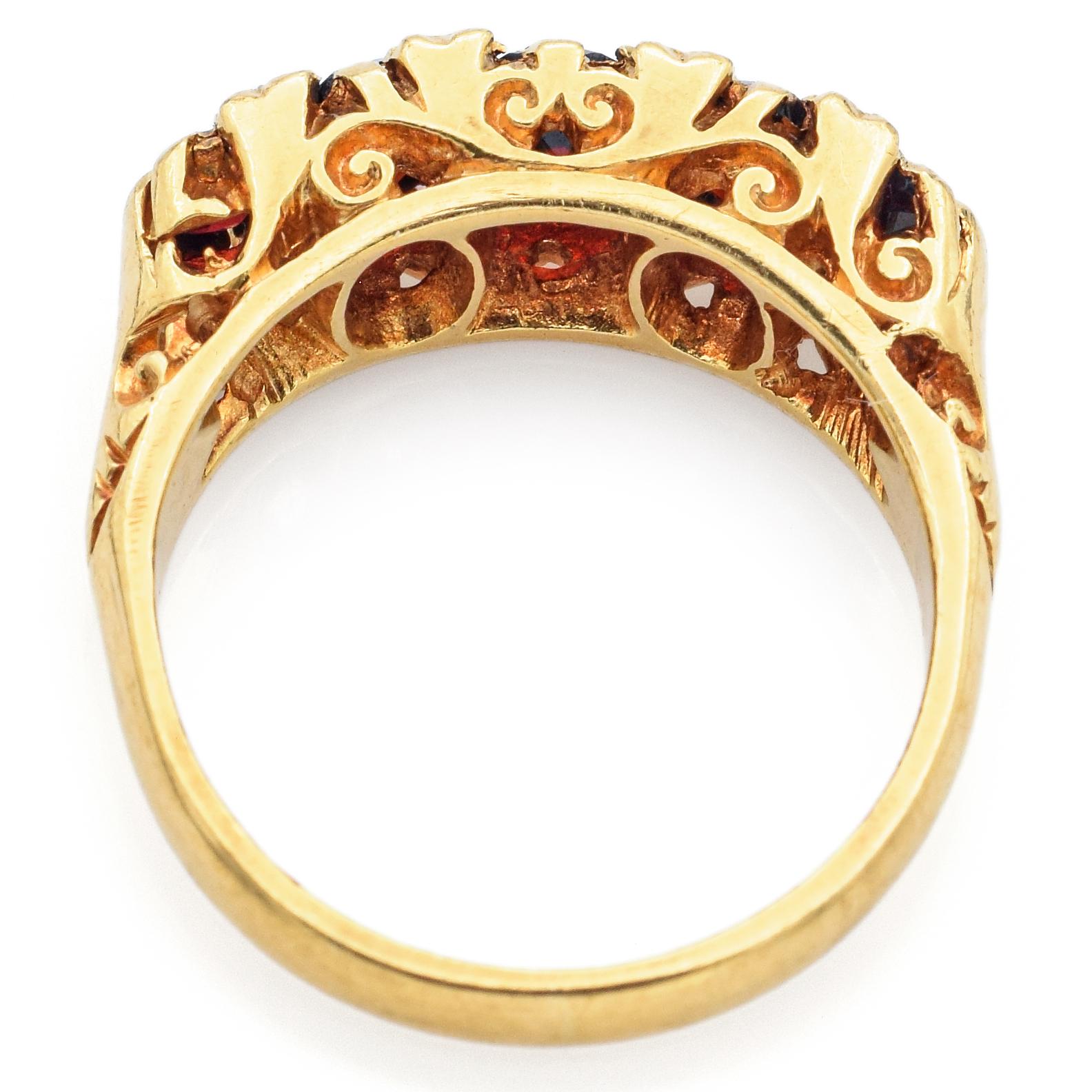 Vintage 1970 London 18K Yellow Gold Garnet & Diamond Band Ring Size 7 In Good Condition For Sale In New York, NY