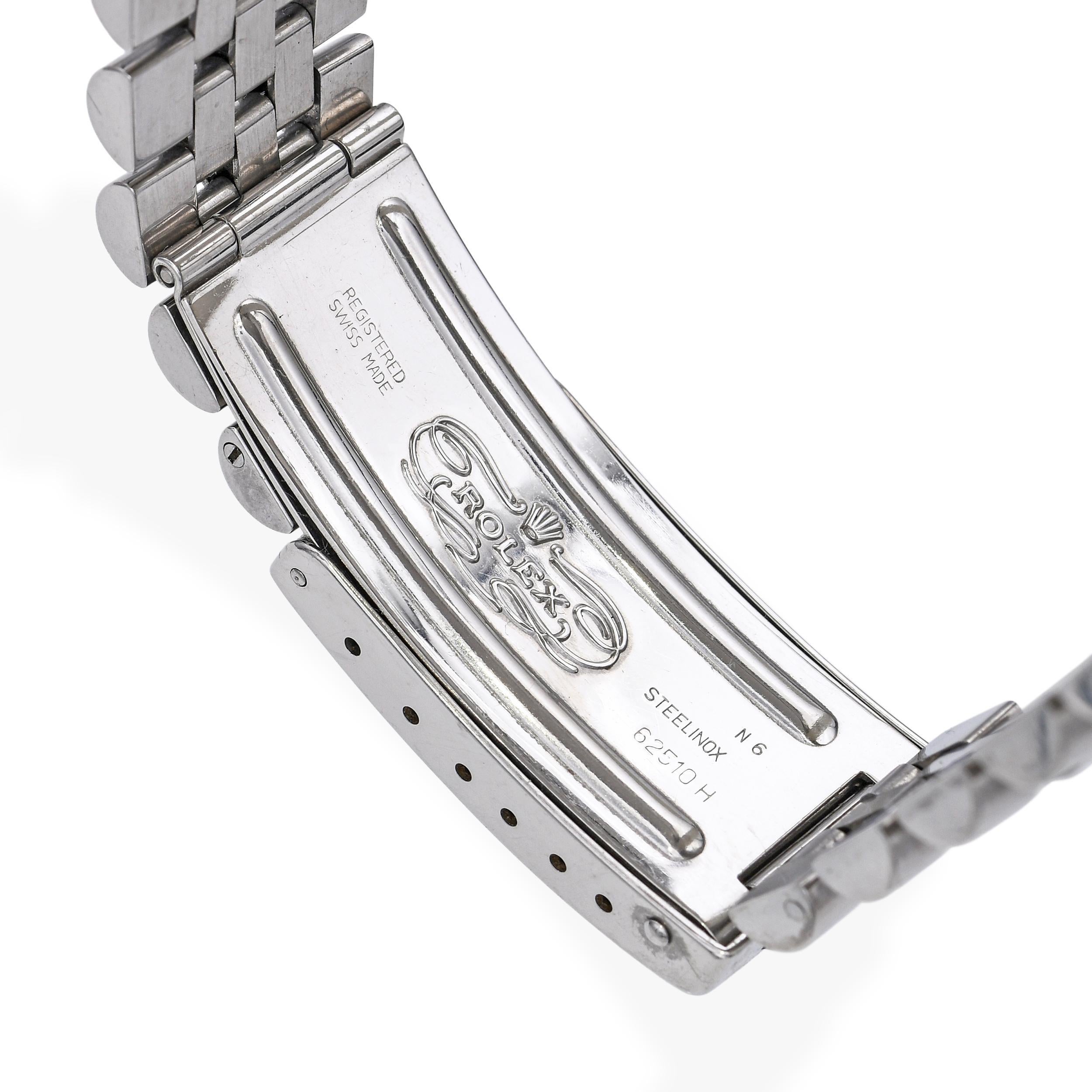 Vintage 1970 Rolex Oyster Perpetual Date Engine Turned White Dial Watch Ref 1501 en vente 2