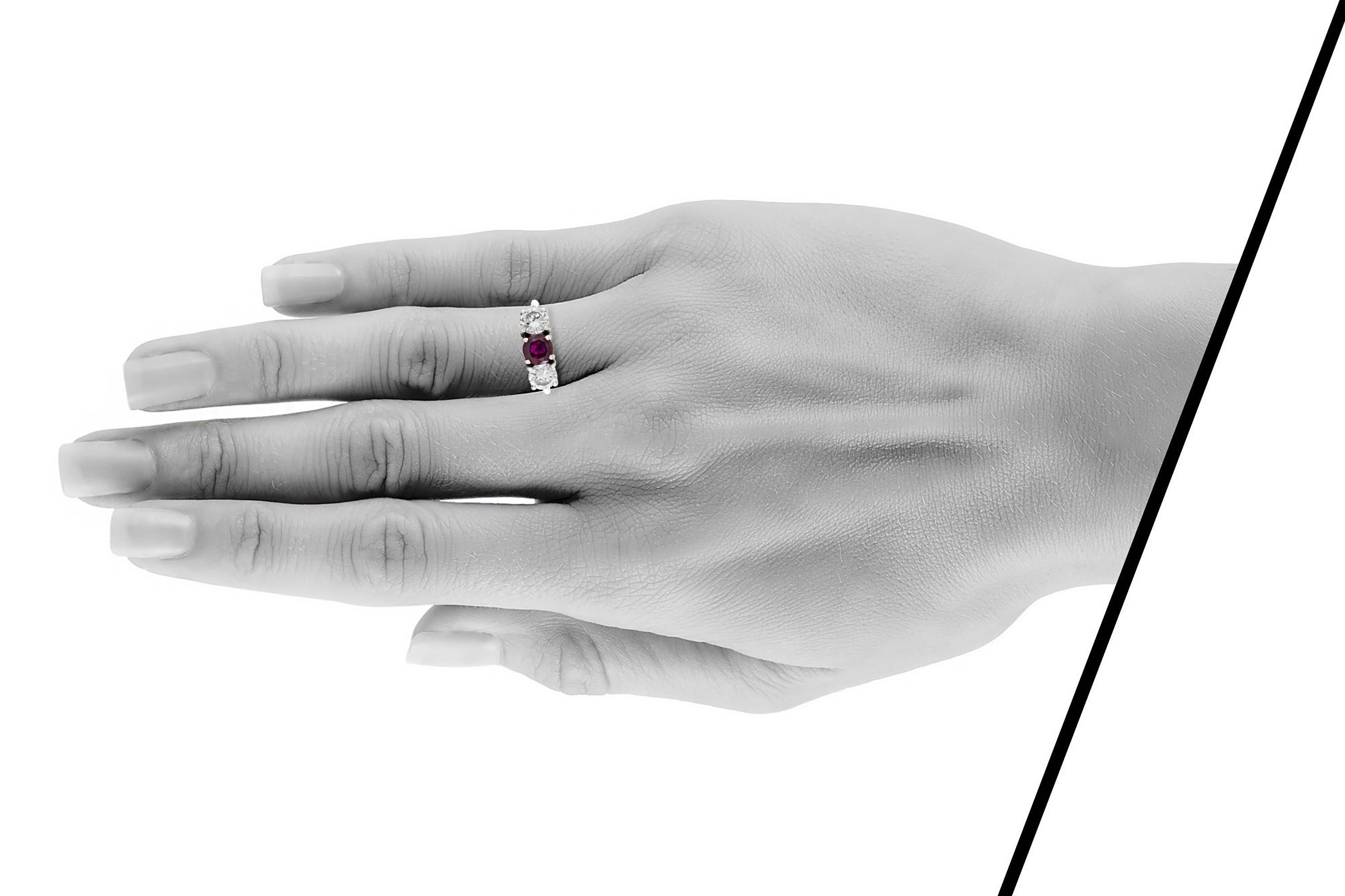 Vintage 1970 0.90 Carat Round Cut Ruby and 1.60 Carat Diamond Ring Bon état - En vente à New York, NY