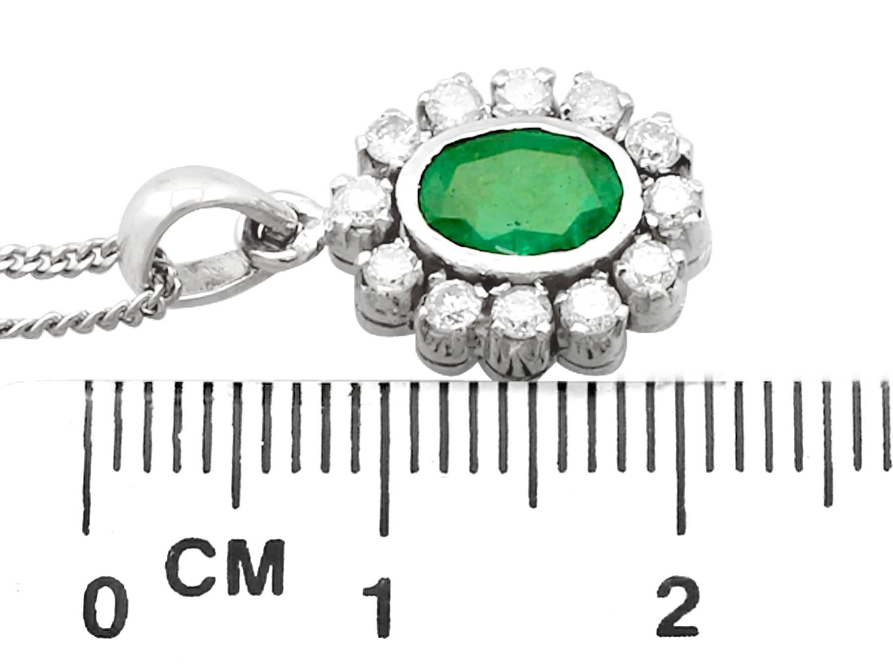Vintage 1970s 1.02 Carat Emerald and Diamond White Gold Pendant For Sale 1