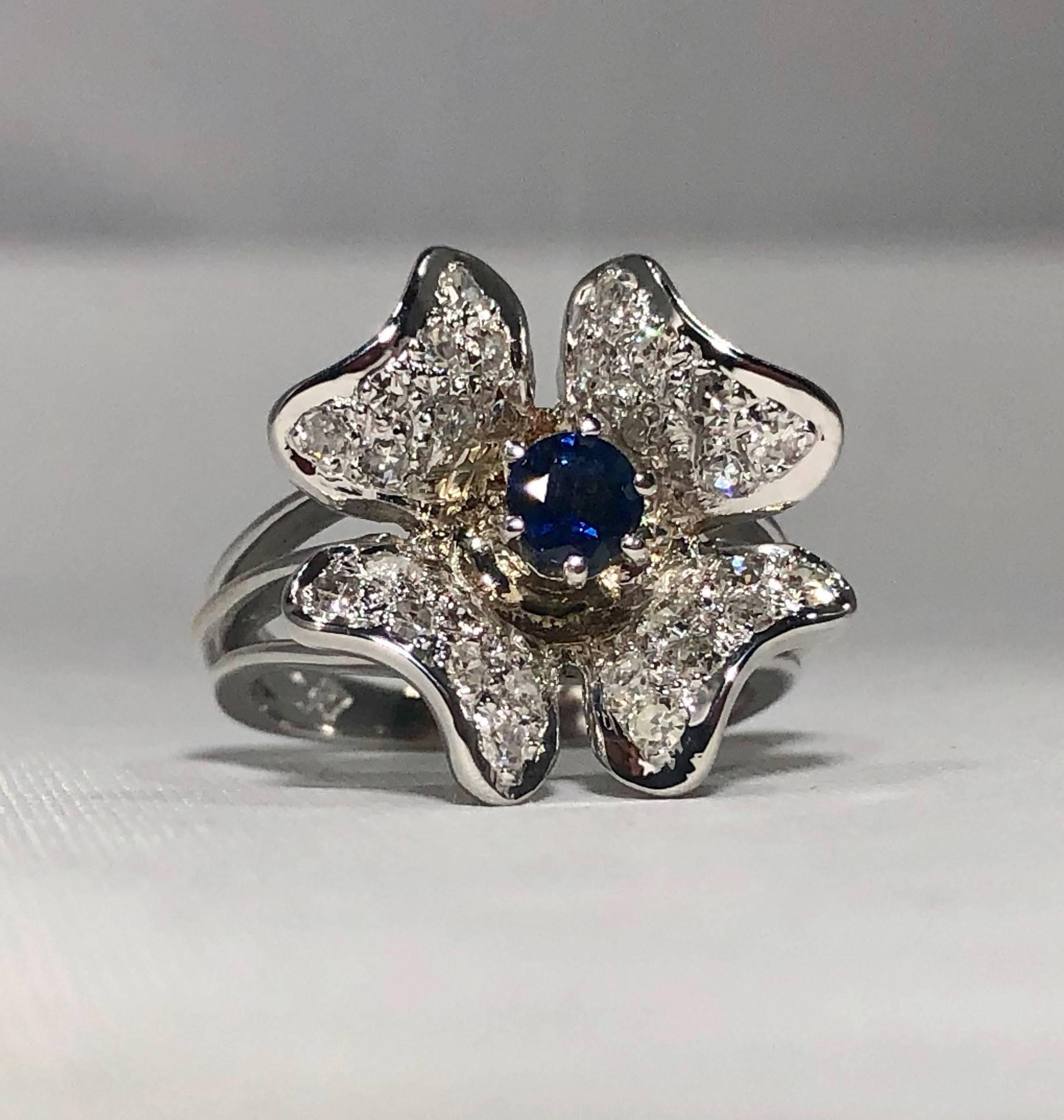 Vintage 1970s 14 Karat Sapphire and Diamond Flower Cocktail Ring For Sale 1