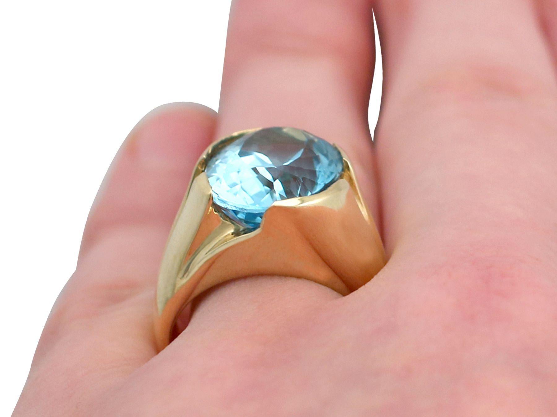 Vintage 1970s 14.12 Carat Oval Cut Topaz Gold Cocktail Ring For Sale 3