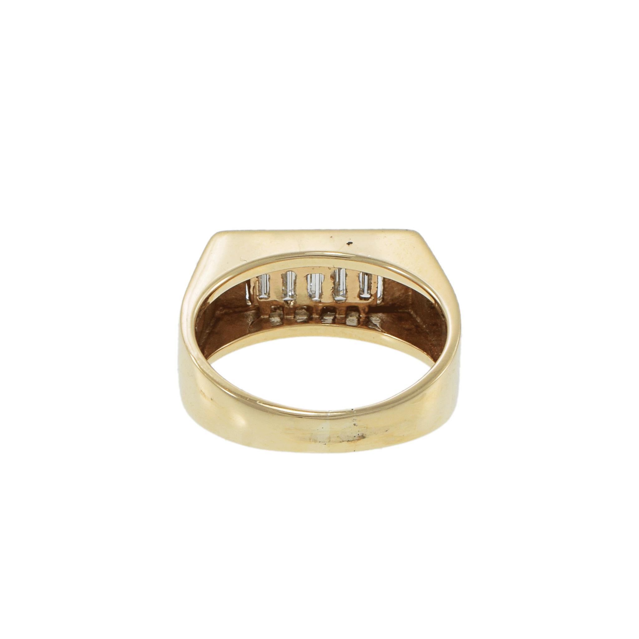 Vintage 1970s 14KT Yellow Gold Baguette Diamond Five-Stone Ring (bague à cinq pierres en or jaune) en vente 3