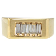 Vintage 1970s 14KT Yellow Gold Baguette Diamond Five-Stone Ring (bague à cinq pierres en or jaune)