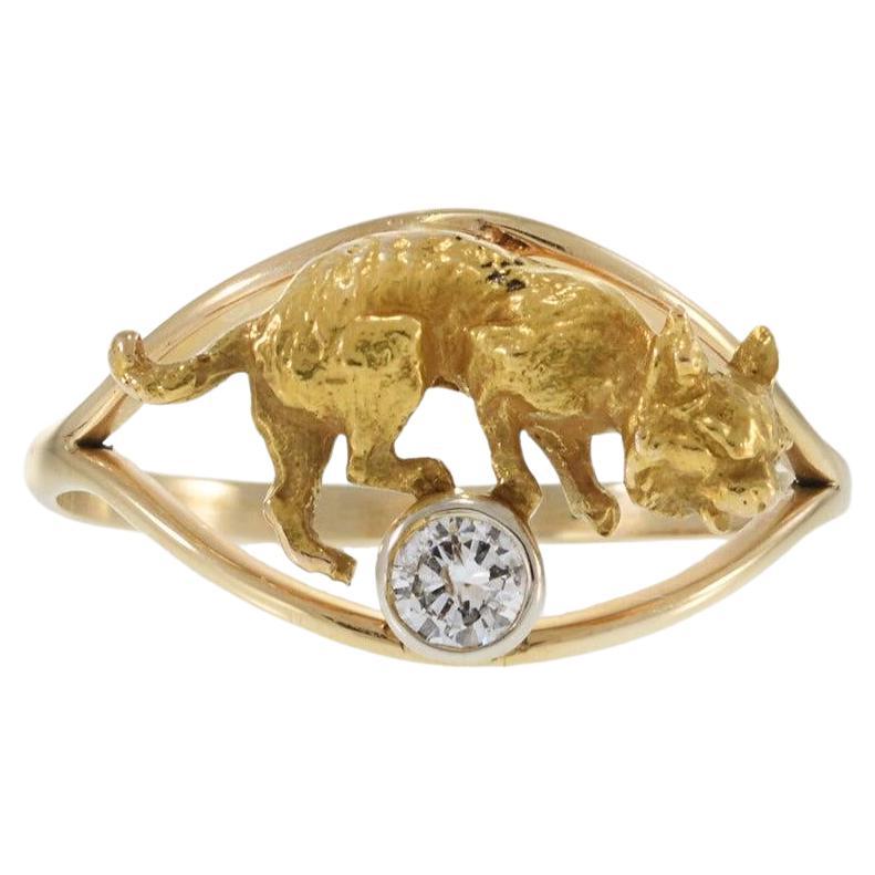 Vintage 1970s 14KT Gelbgold Katze Ring mit Diamant-Center im Angebot