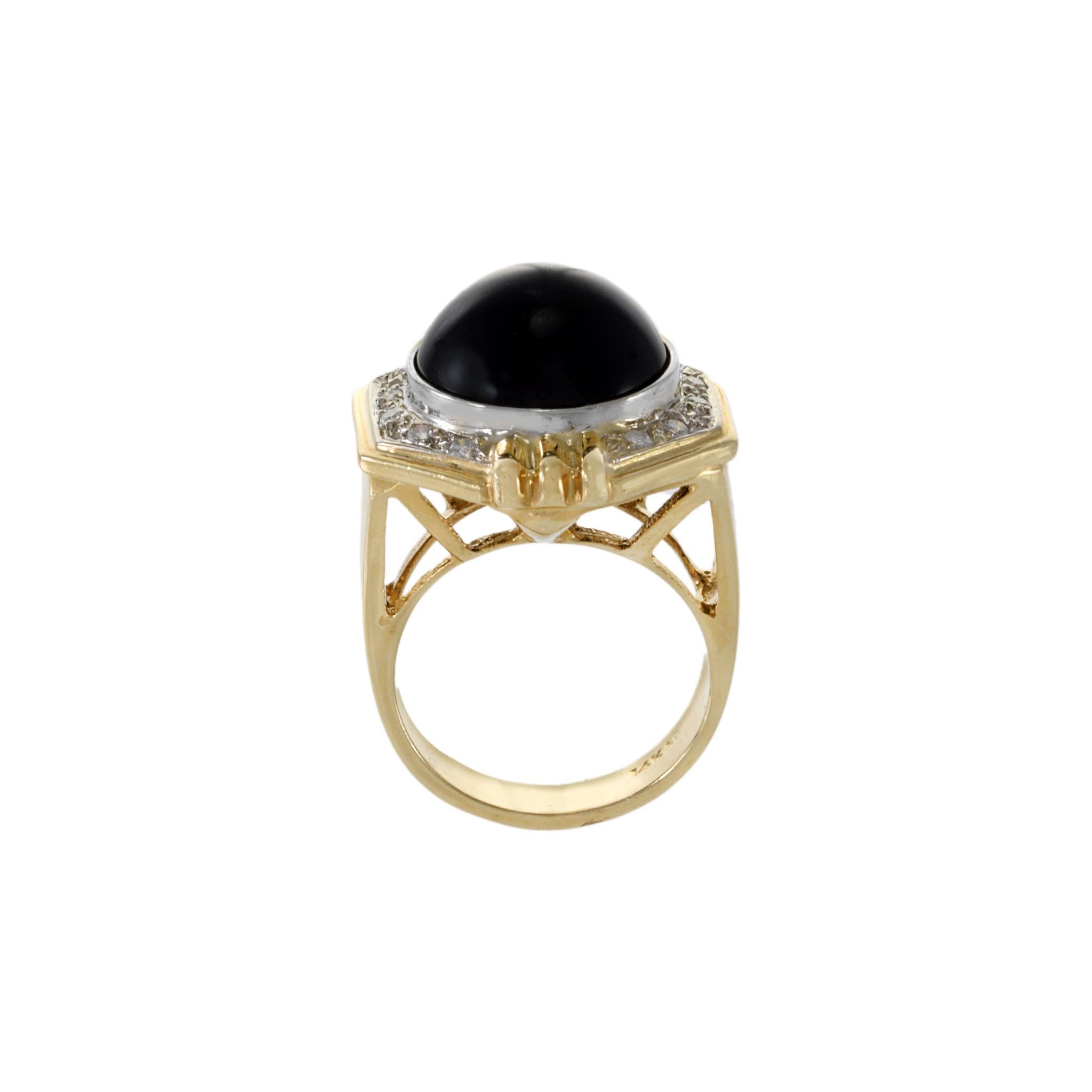Vintage 1970s 14KT Yellow Gold Diamond and Black Onyx Ring In Excellent Condition For Sale In New York, NY