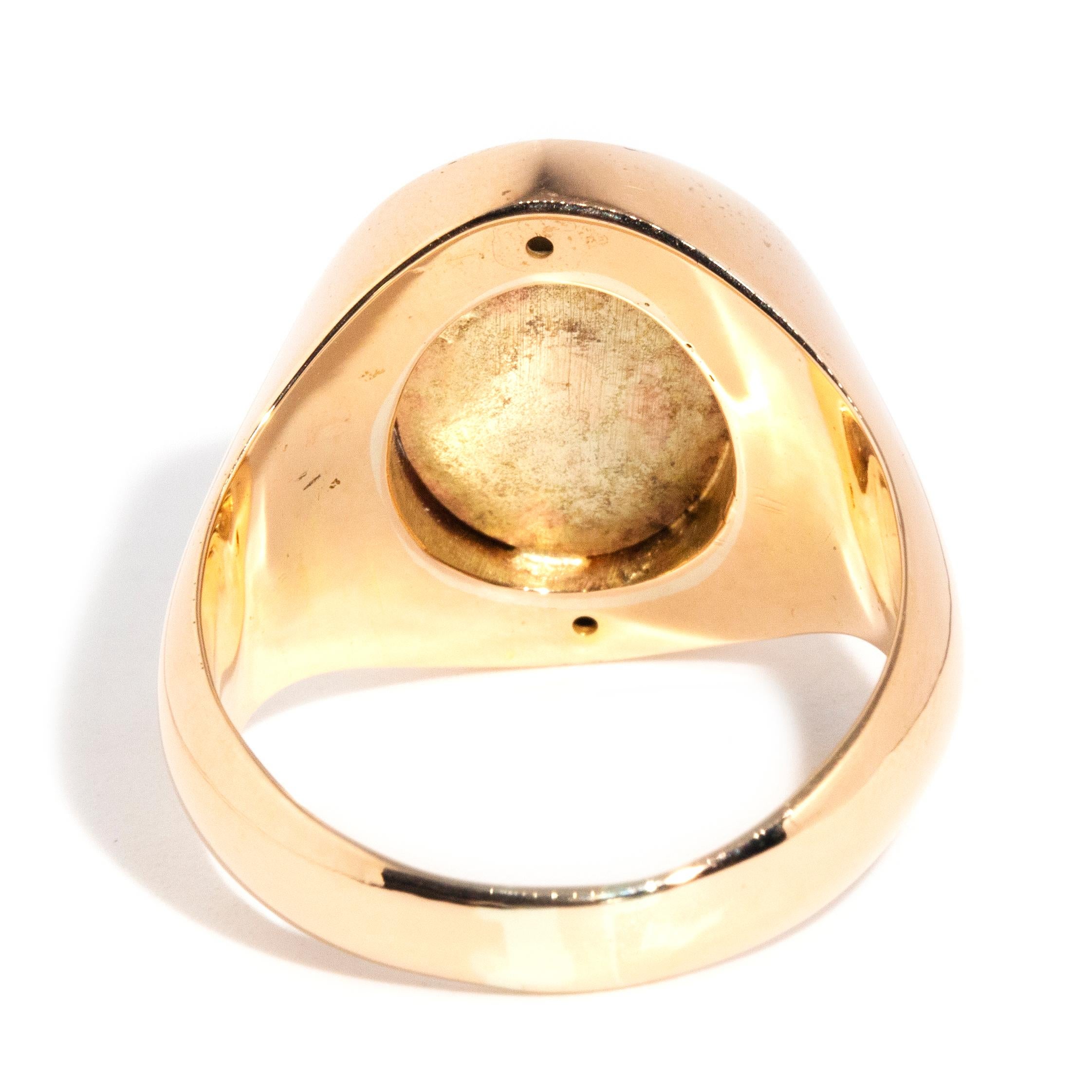 Vintage 1970s 18 Carat Yellow Gold Rub Over Setting Carnelian Men's Signet Ring 3