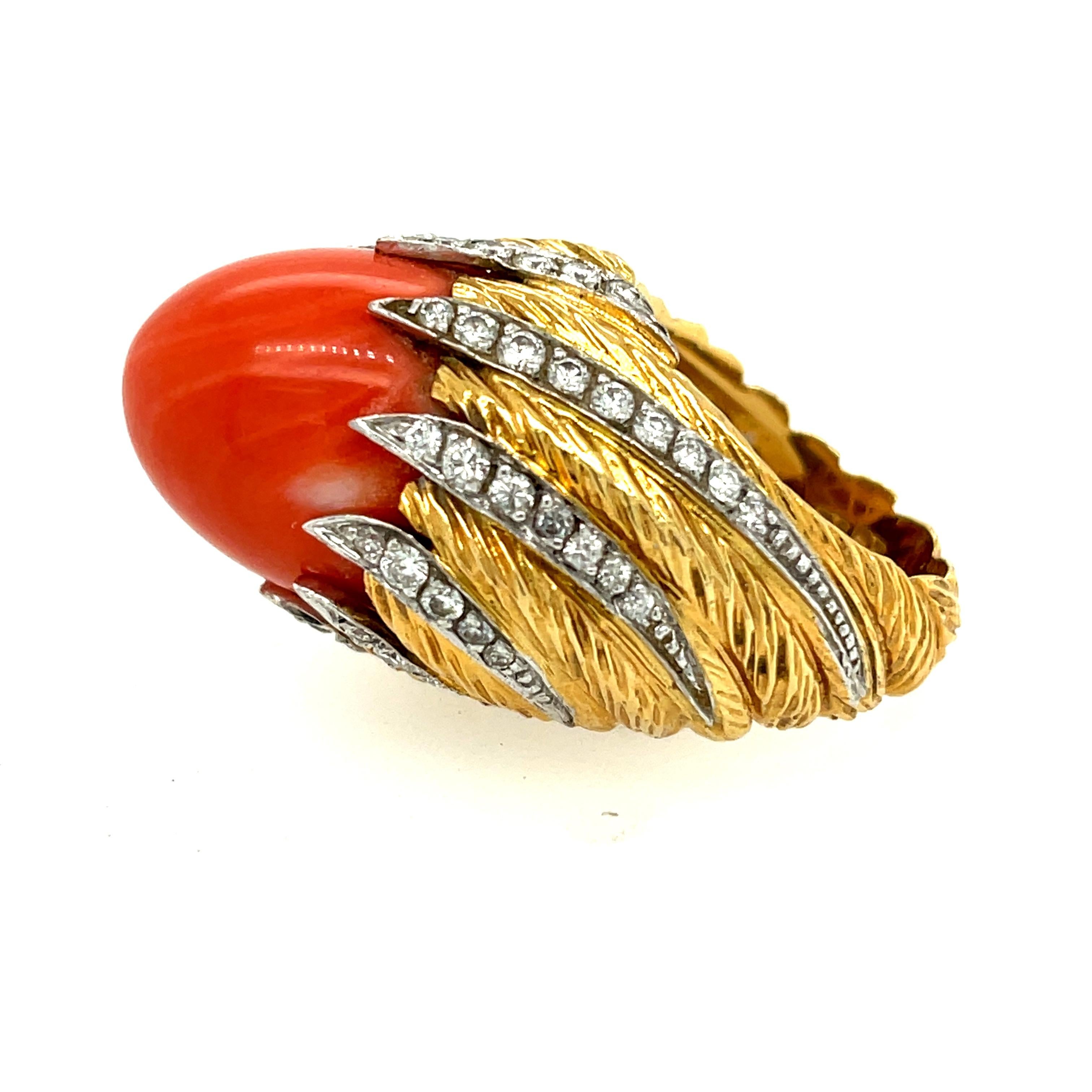 Vintage 1970s 18 Karat Red Coral Diamond Bombe Ring by Kutchinsky In Good Condition In New York, NY