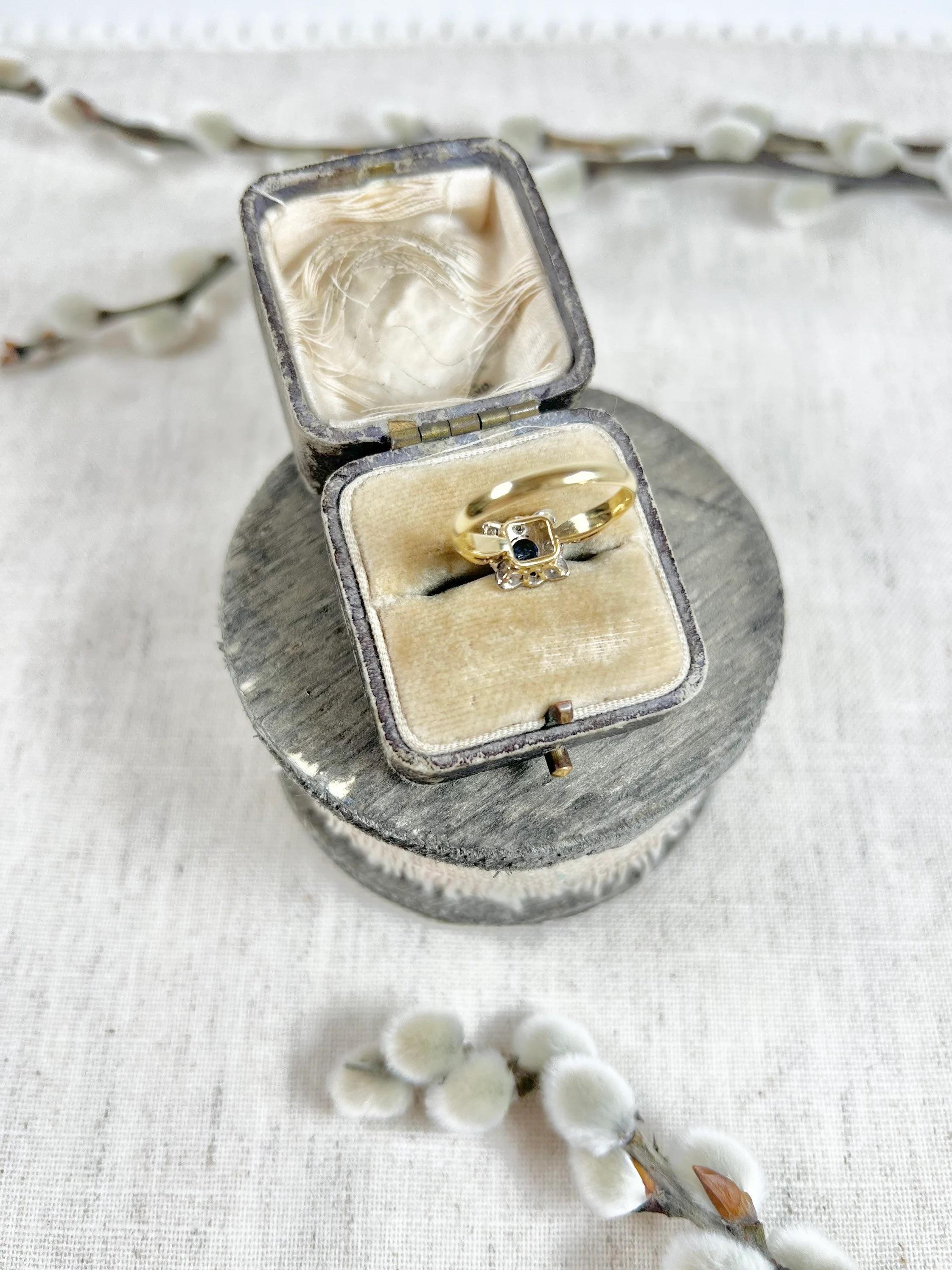 Vintage 1970's 18ct Gold Saphir & Diamant Quadrat Cluster Ring (Gemischter Schliff) im Angebot