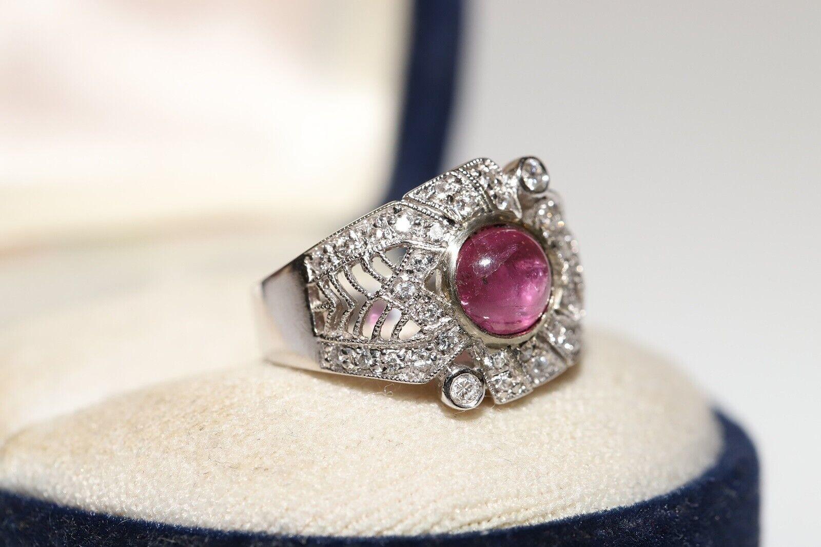 Vintage 1970s 18k Gold Natural Diamond And Cabochon Ruby Decorated Ring For Sale 6