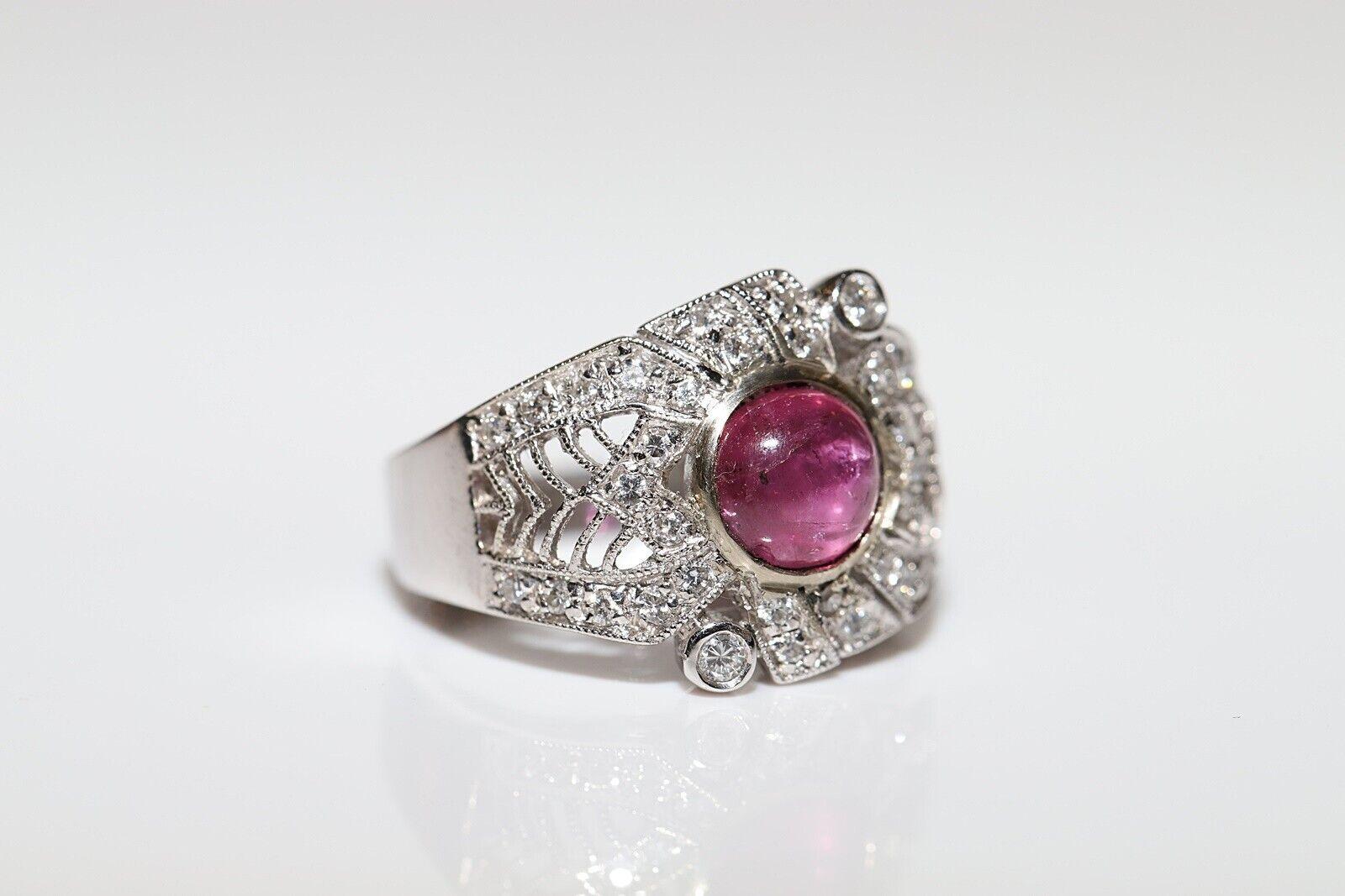 Dekorierter Vintage-Ring aus 18 Karat Gold mit natürlichem Diamant und Cabochon-Rubin, 1970er Jahre (Brillantschliff) im Angebot