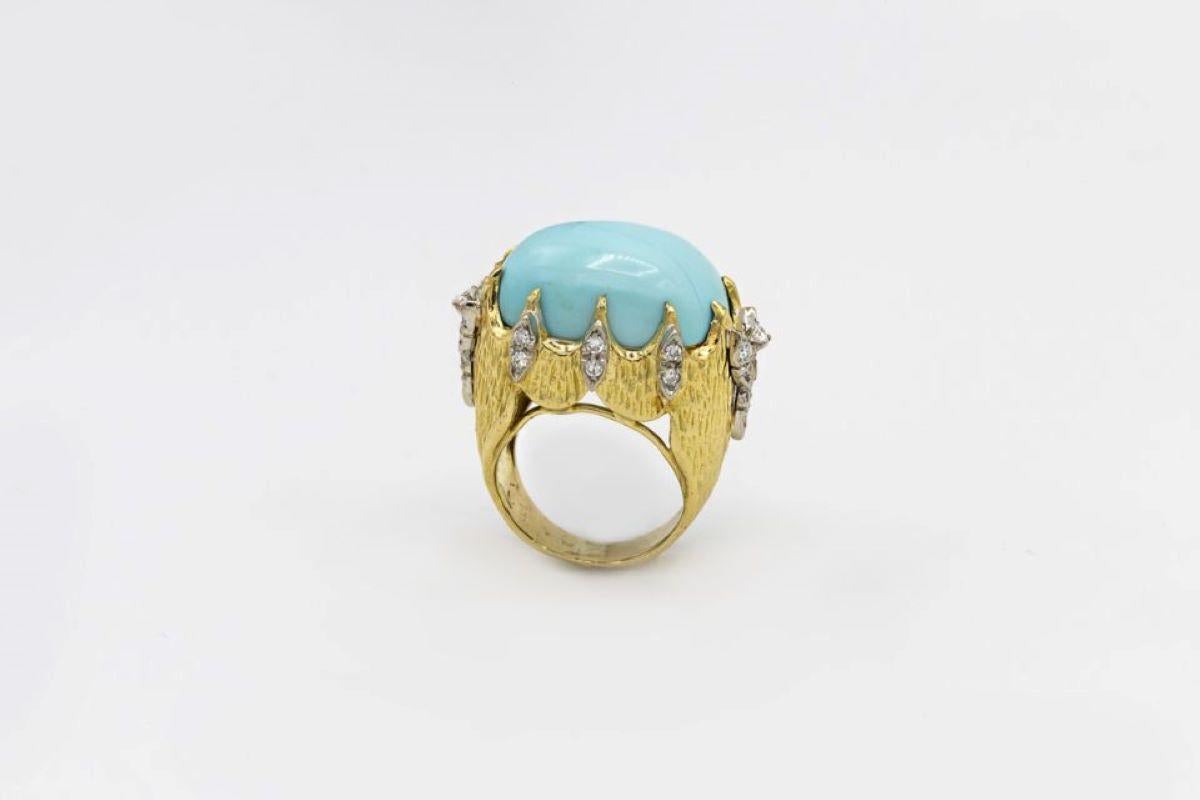 Modern Vintage 1970's 18K Yellow Gold Oval Turquoise and Diamond Ring For Sale