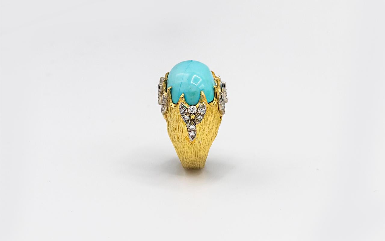 Women's Vintage 1970's 18K Yellow Gold Oval Turquoise and Diamond Ring For Sale