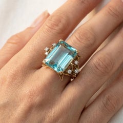 Vintage 1970s 18KT Gold Aquamarine and Diamond Ring