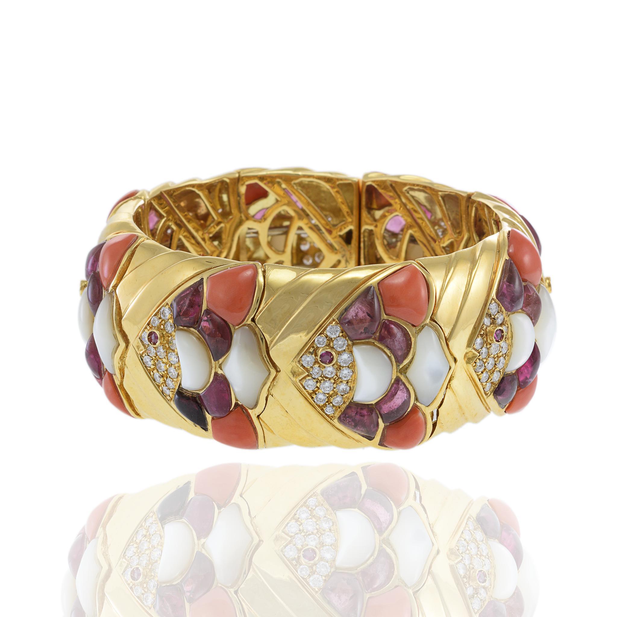 Bracciale Angel Fish Diamond in oro giallo 18KT vintage del 1970 In condizioni buone in vendita a New York, NY
