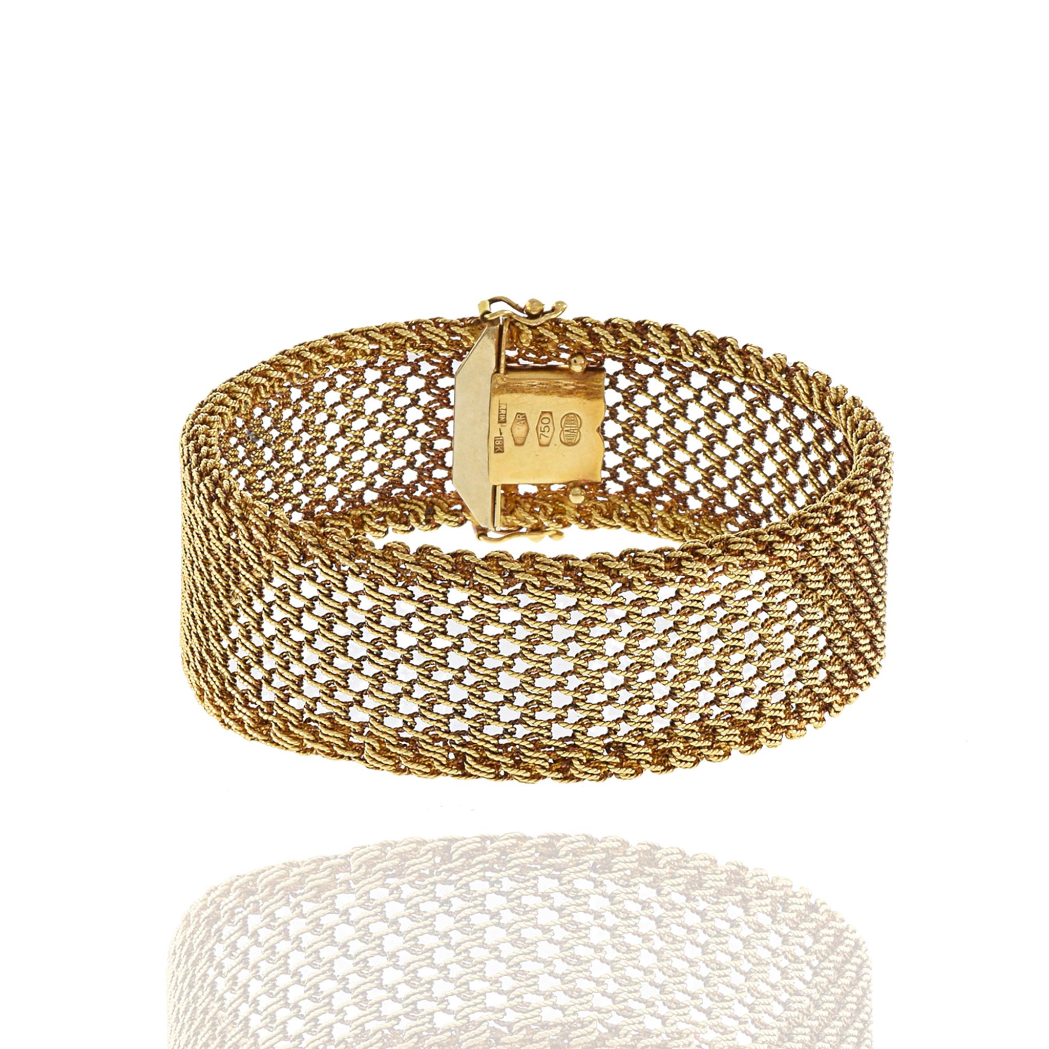 Retro Vintage 1970's 18KT Yellow Gold Mesh Bracelet.