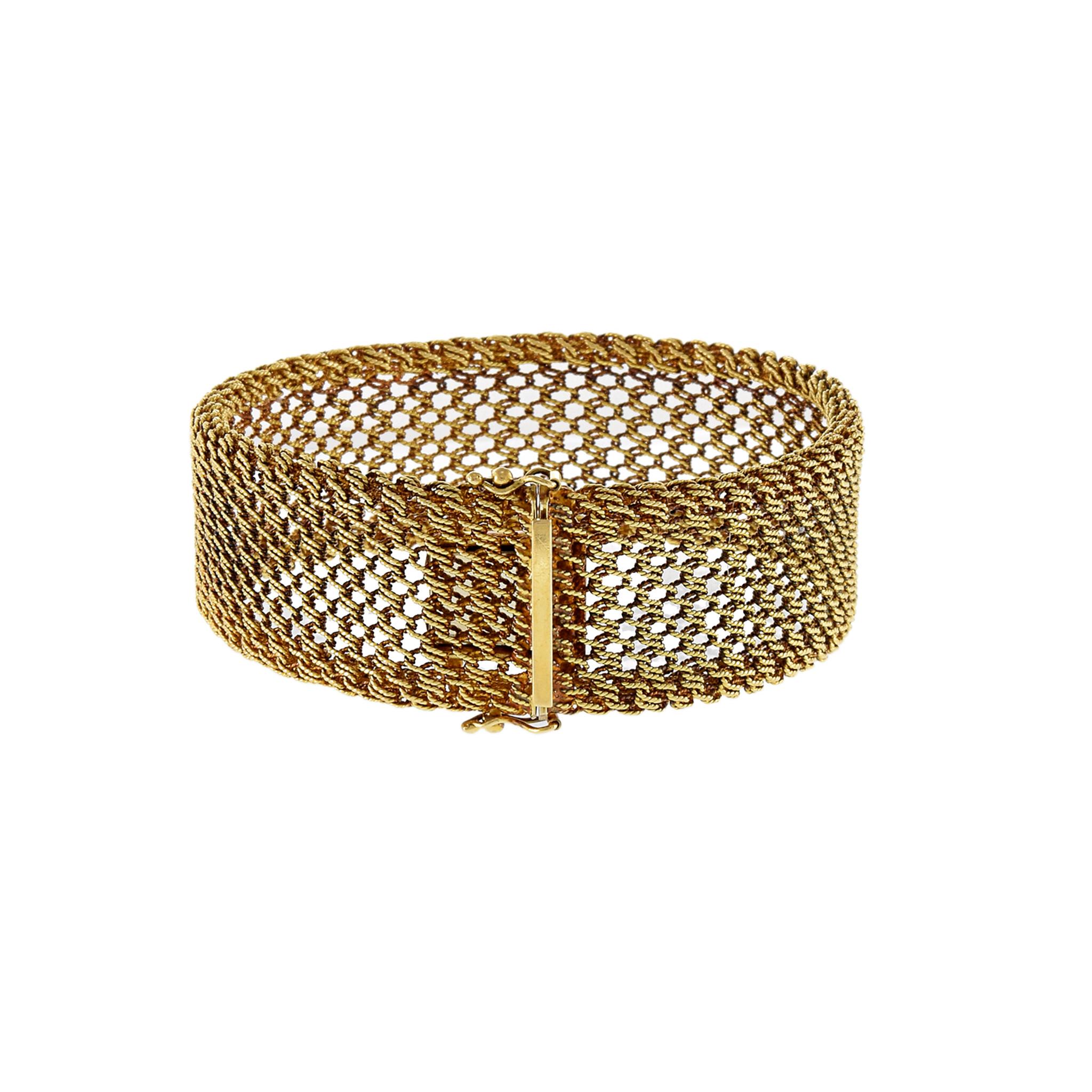 Vintage 1970's 18KT Yellow Gold Mesh Bracelet. In Excellent Condition In New York, NY