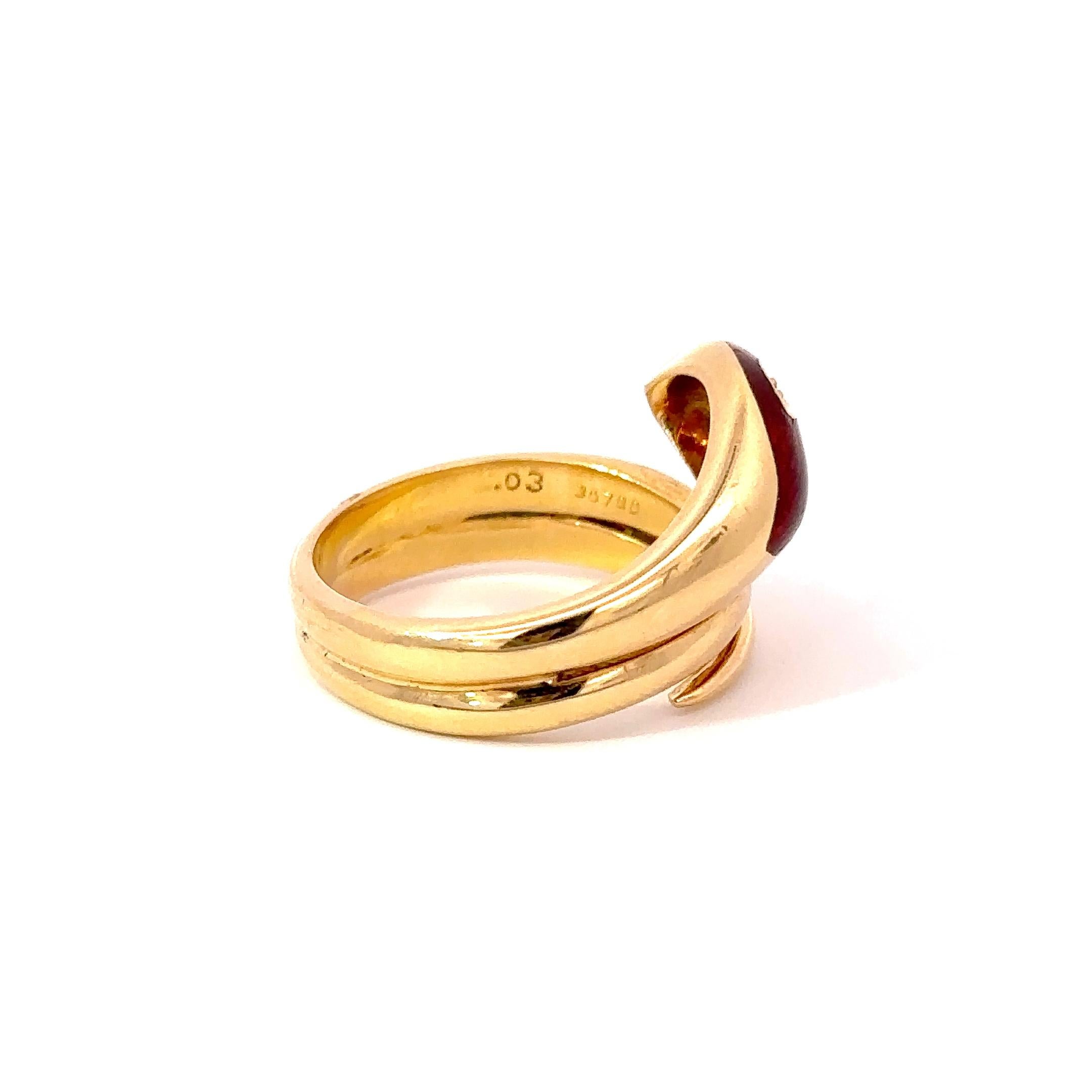 Vintage 1970er Jahre 18KT Gelbgold Rote Emaille und Diamant Schlangen-Wickelring im Zustand „Hervorragend“ im Angebot in New York, NY