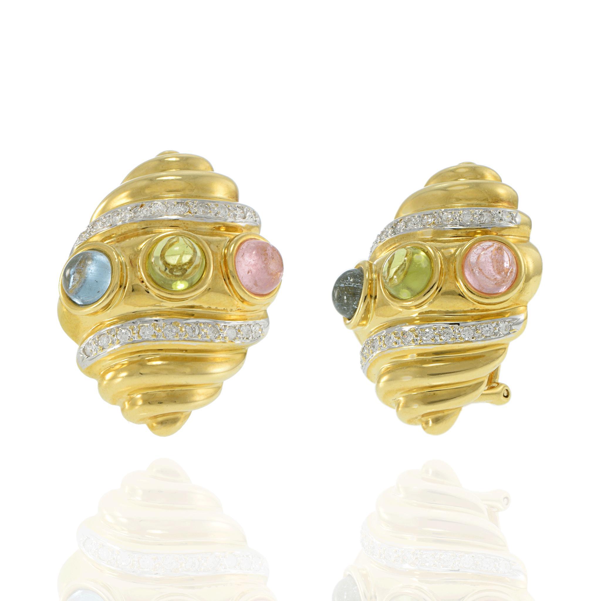 Vintage 1970s 18KT Yellow Gold Shell Earrings with Cabochon Semi-Precious Stones In Good Condition For Sale In New York, NY