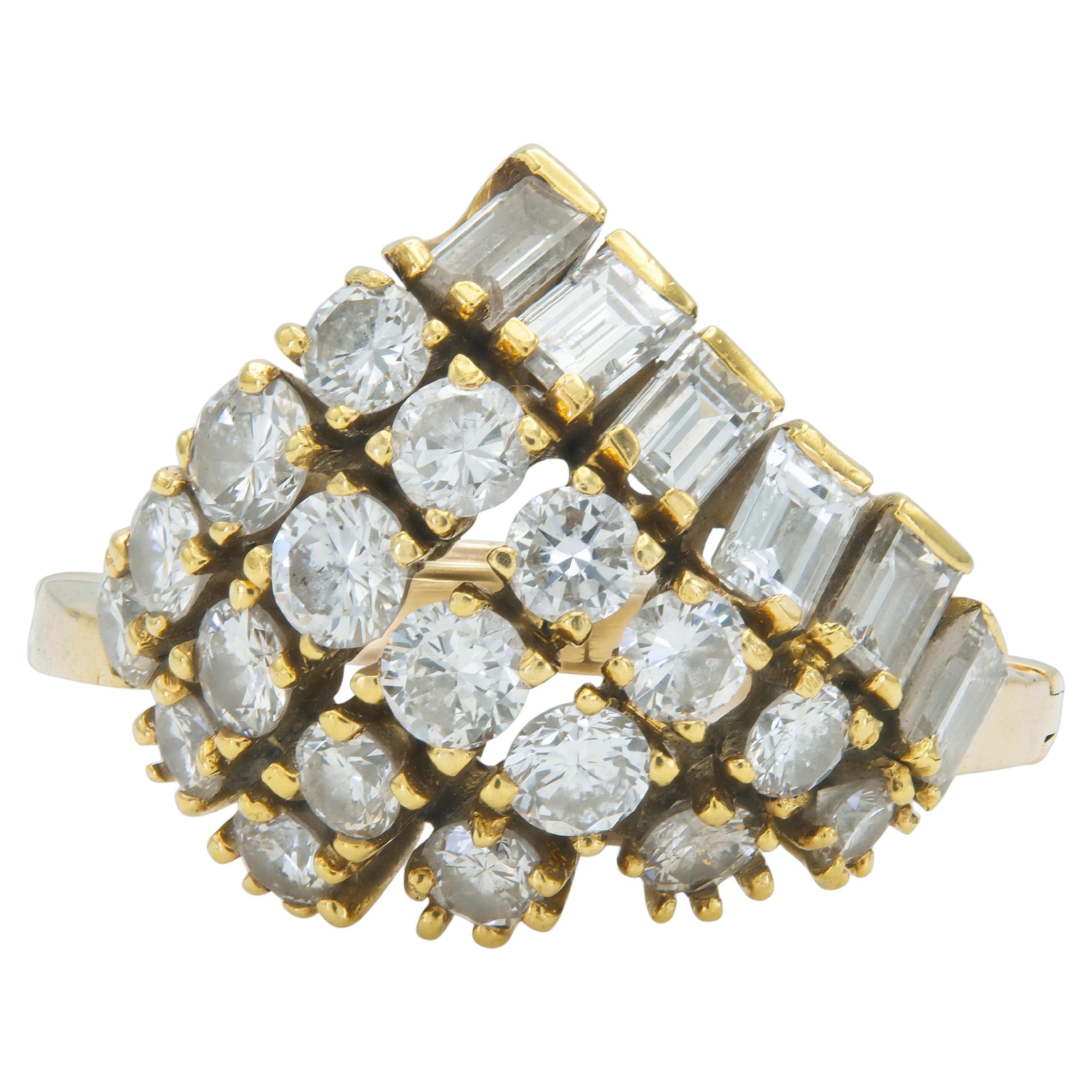 Anello vintage anni
70 con diamanti taglio baguette e tondo da 2,10 carati