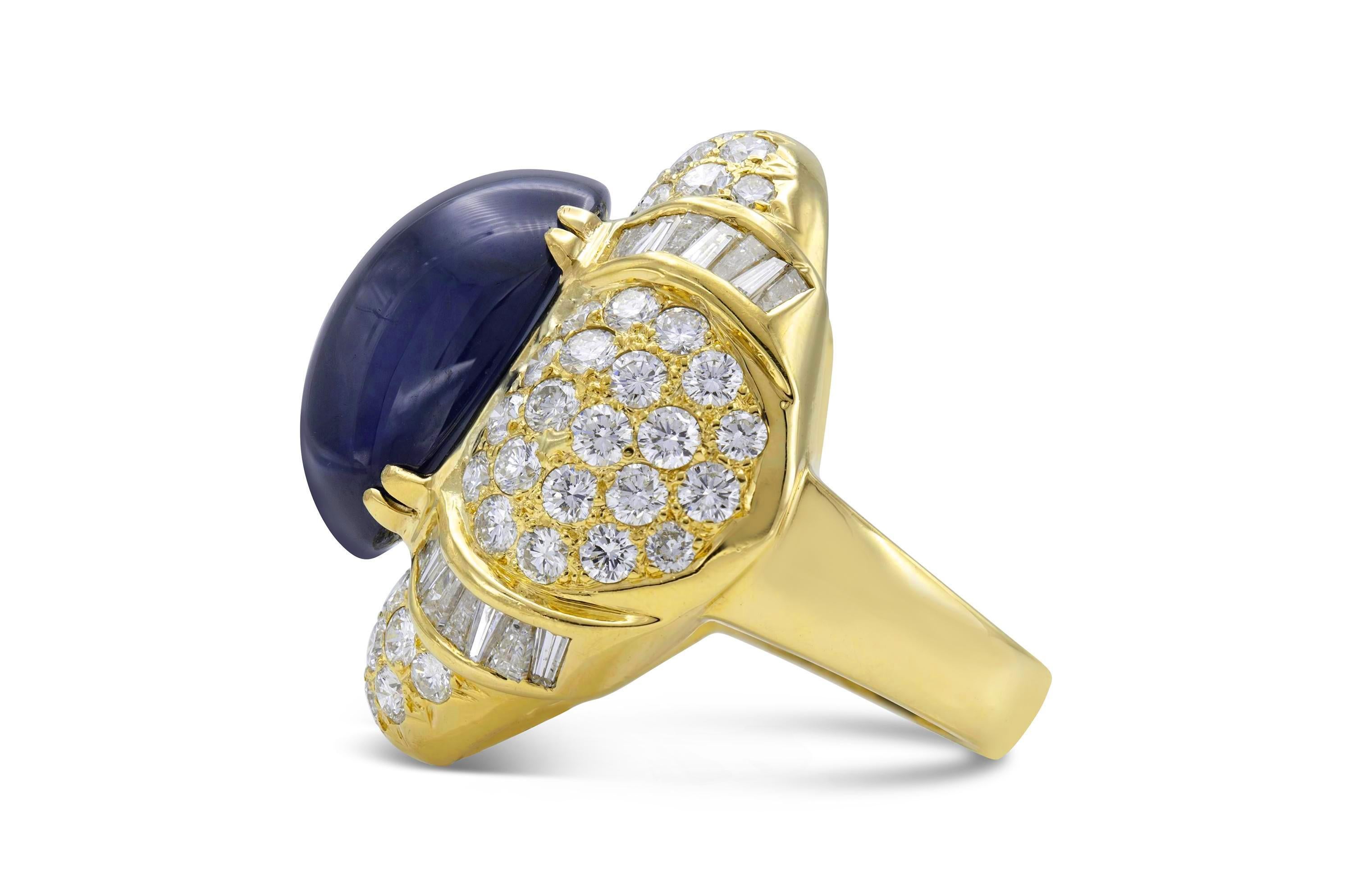 Anillo vintage de zafiro cabujón de los años 70 de 22,79 quilates con diamantes Cabujón en venta