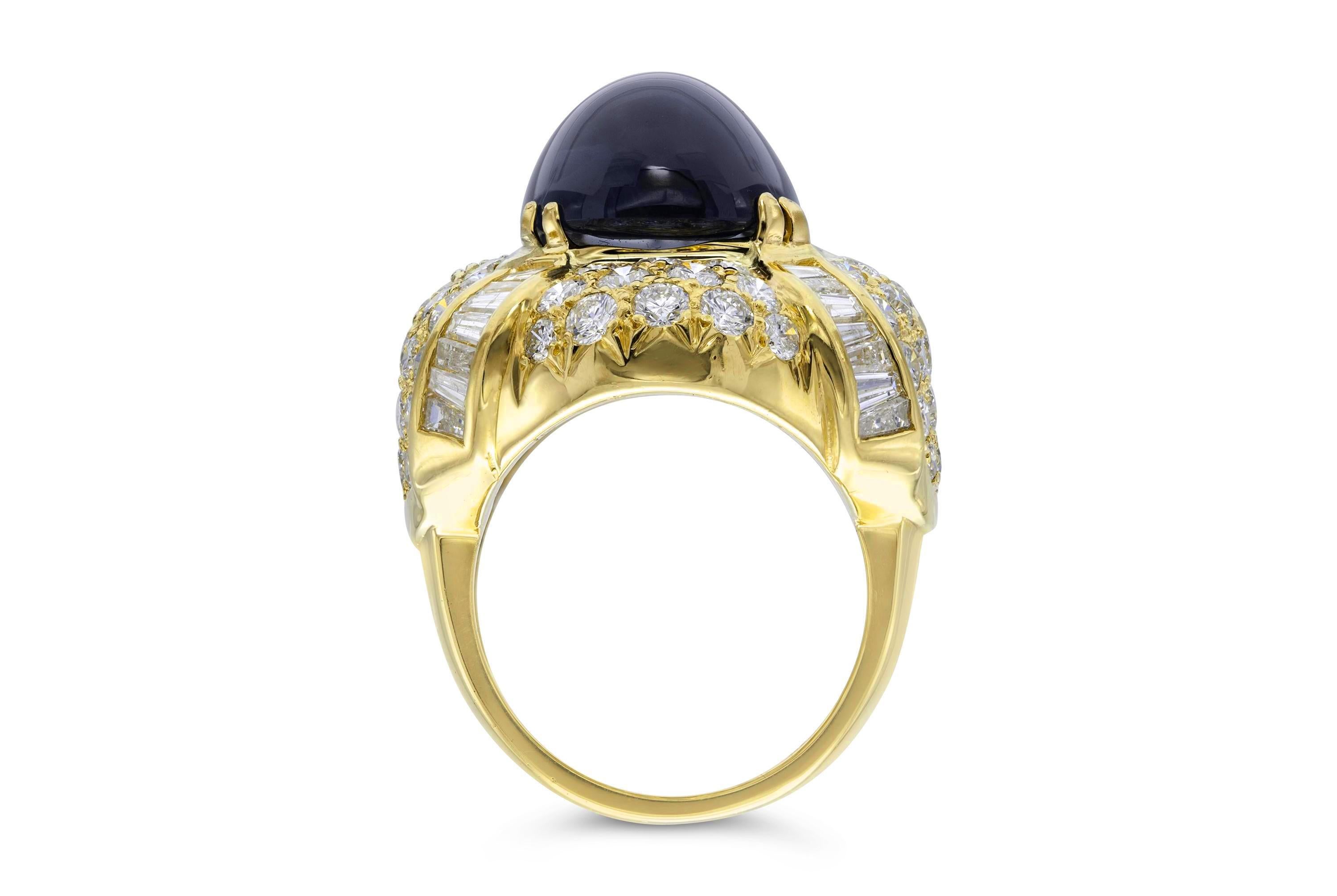 Anillo vintage de zafiro cabujón de los años 70 de 22,79 quilates con diamantes en Bueno estado para la venta en New York, NY