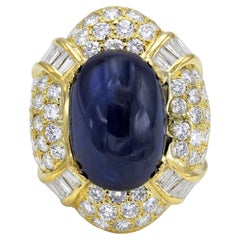 Bague vintage des années 1970 avec saphir cabochon 22,79 carats et diamants