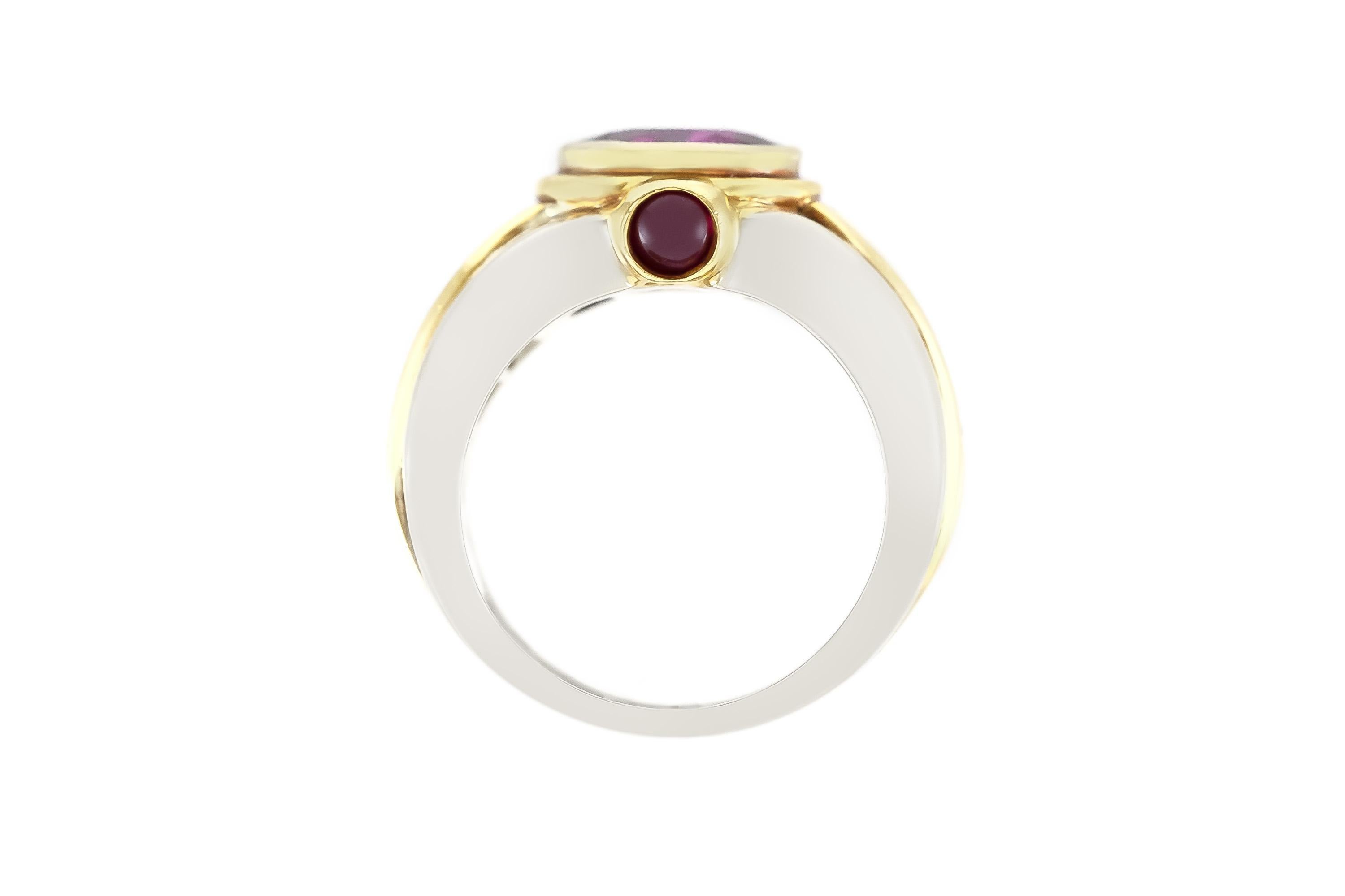 Taille ovale Vintage 1970 2.50 Carat Ocal Cut Ruby Ring en vente