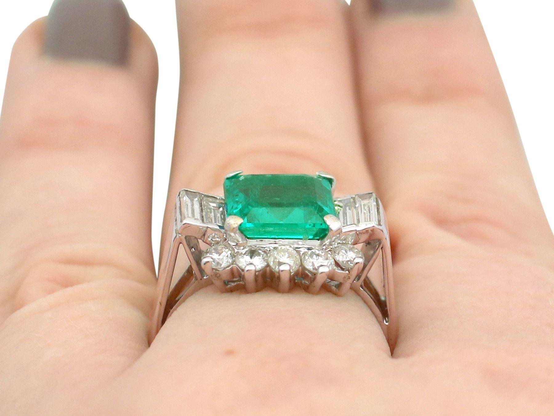 Vintage 1970s 3.05 Carat Emerald Diamond White Gold Cocktail Ring For Sale 2